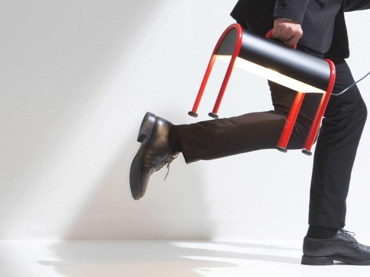 Металлическая настольная лампа Stilnovo чемодан ARCH-00047885