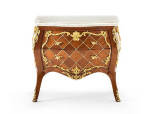 Тумбочка из красного дерева