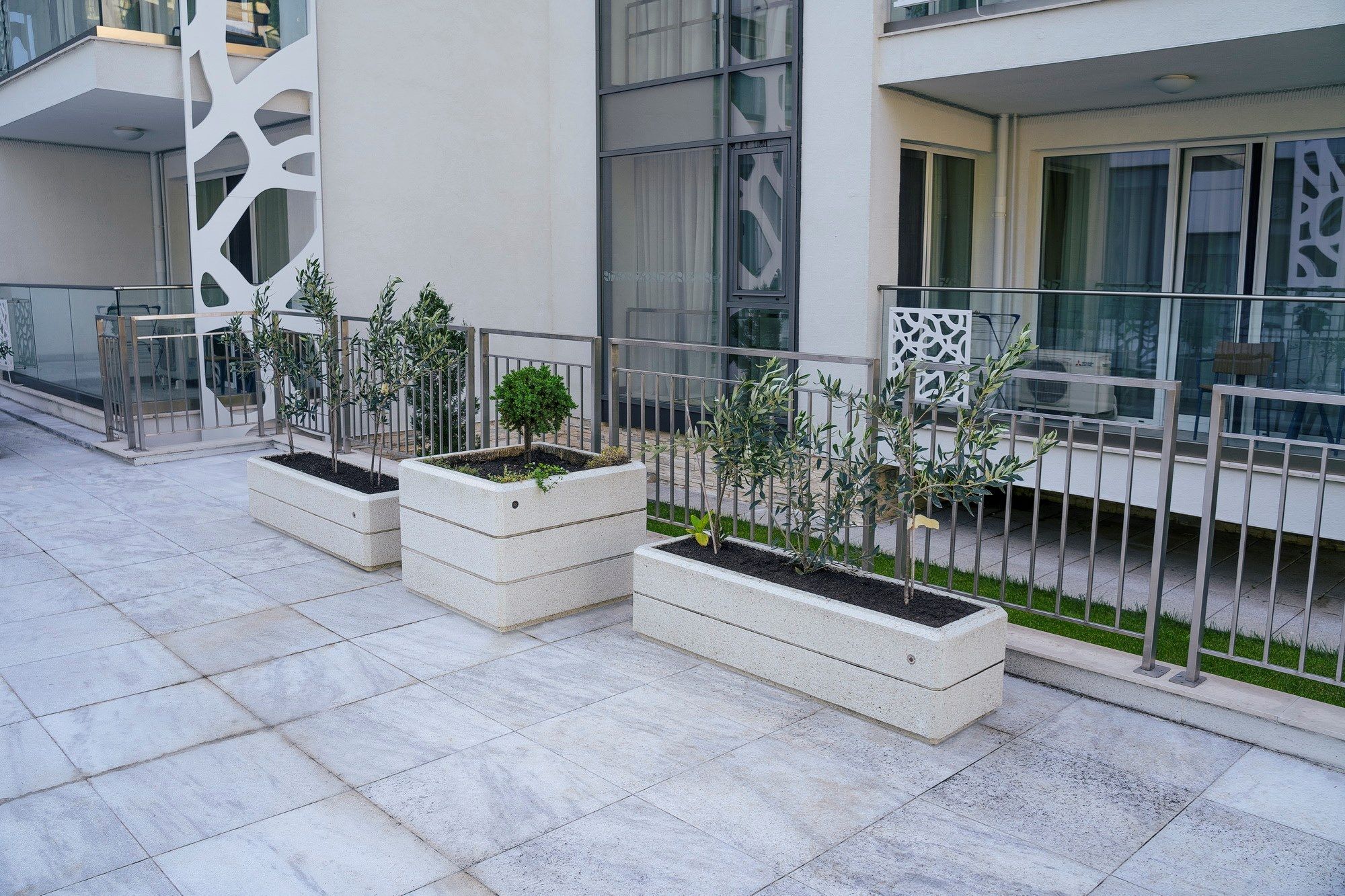 Бетонная квадратная низкая плантатор ENCHO ENCHEV - ETE 226 ARCH-00039787 - Вид №1