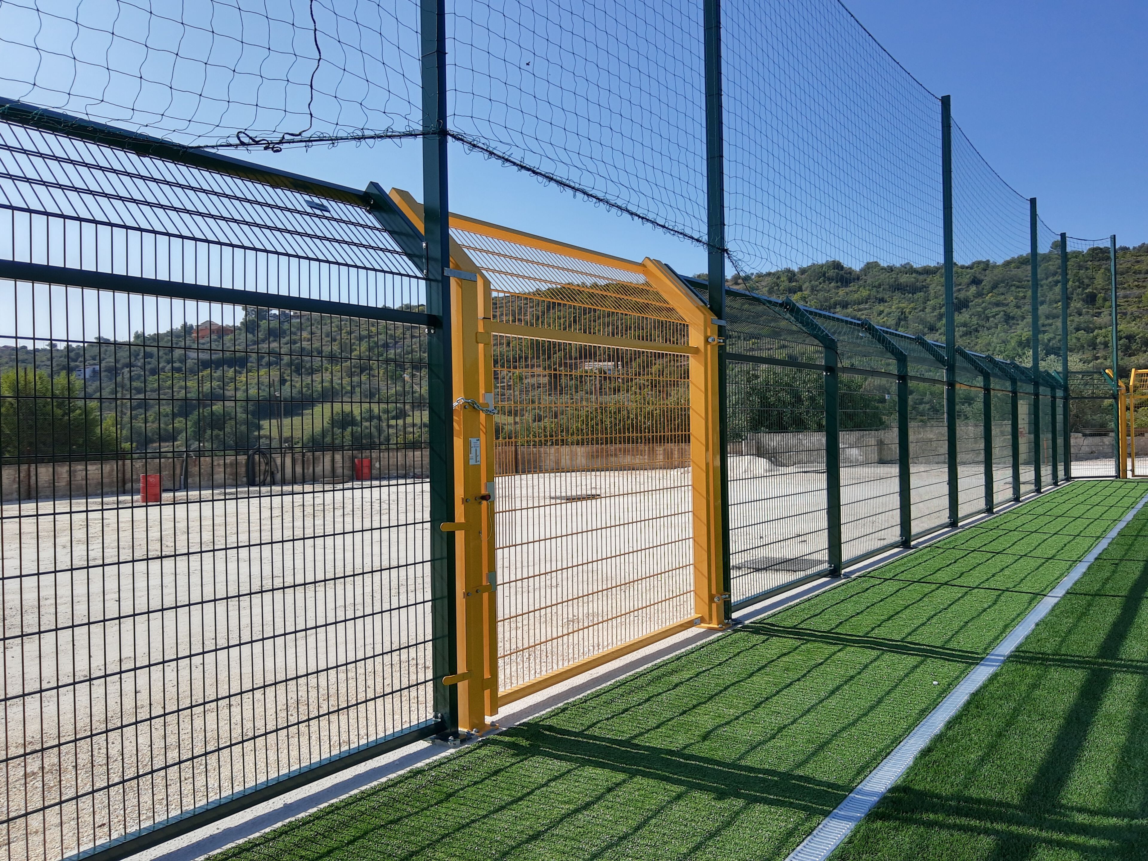 Забор для спортивных площадок из сварной сетки OFFICINE D'AMICO Vera Sport ARCH-00050240 - Вид №1