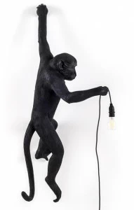 Seletti Настенный светильник из смолы The monkey lamp black