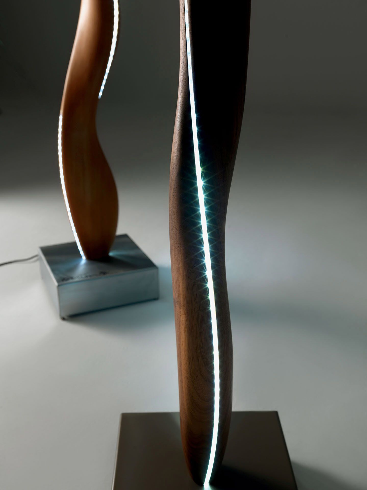 Светодиодная напольная лампа из массива дерева Riva 1920 FIAMMA LAMP ARCH-00102997