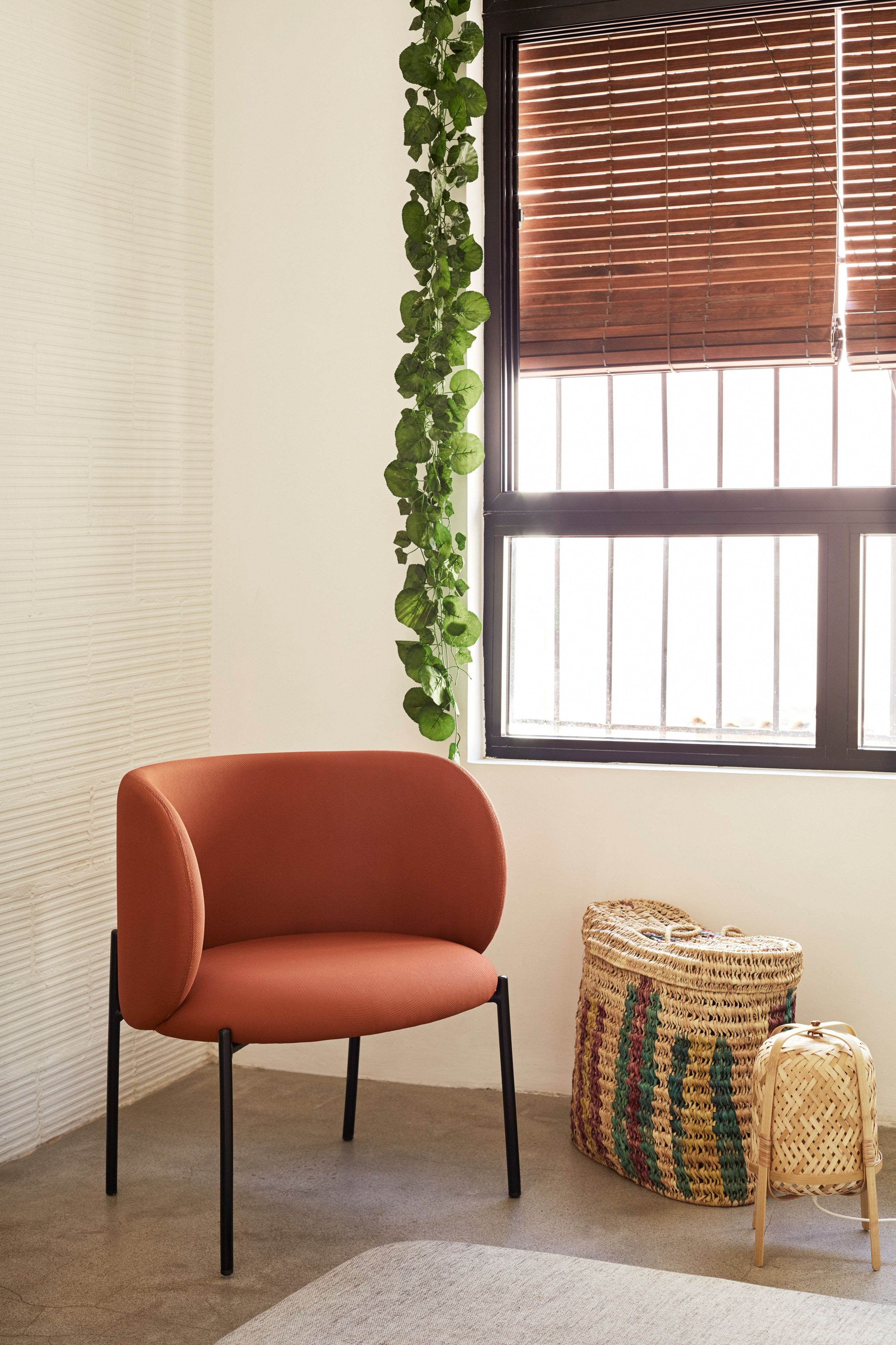 Полиэфирное кресло с подлокотниками TEULAT Mogi ARCH-00040113 - Вид №18