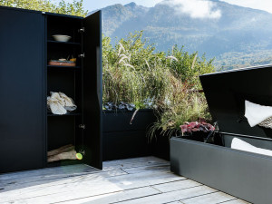 Открытый шкаф