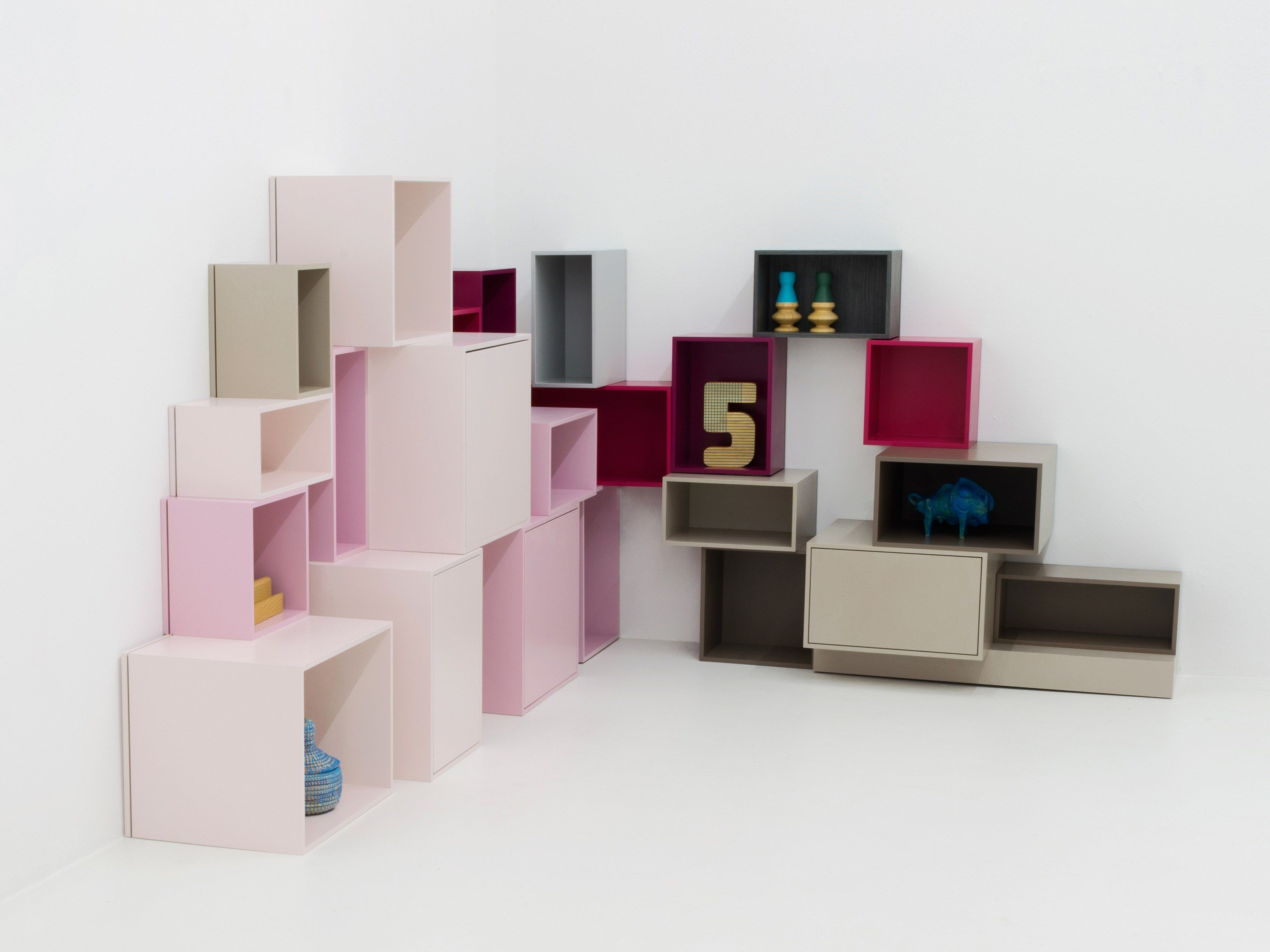 Угловой настенный книжный шкаф Cubit by Mymito ARCH-00081645 - Вид №4