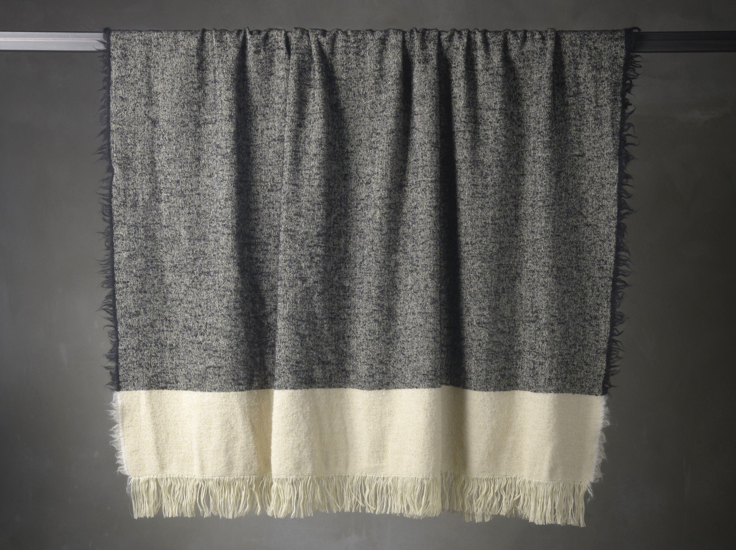 Плед из льна и альпаки The House of Lyria HELA ARCH-00034645 - Вид №2