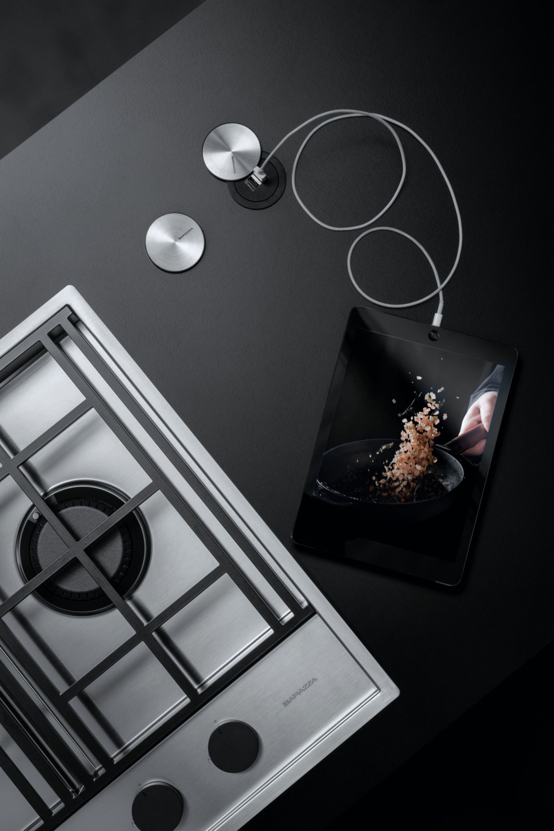 Одиночная электрическая розетка из нержавеющей стали с USB Barazza 1PSU ARCH-00038452 - Вид №1