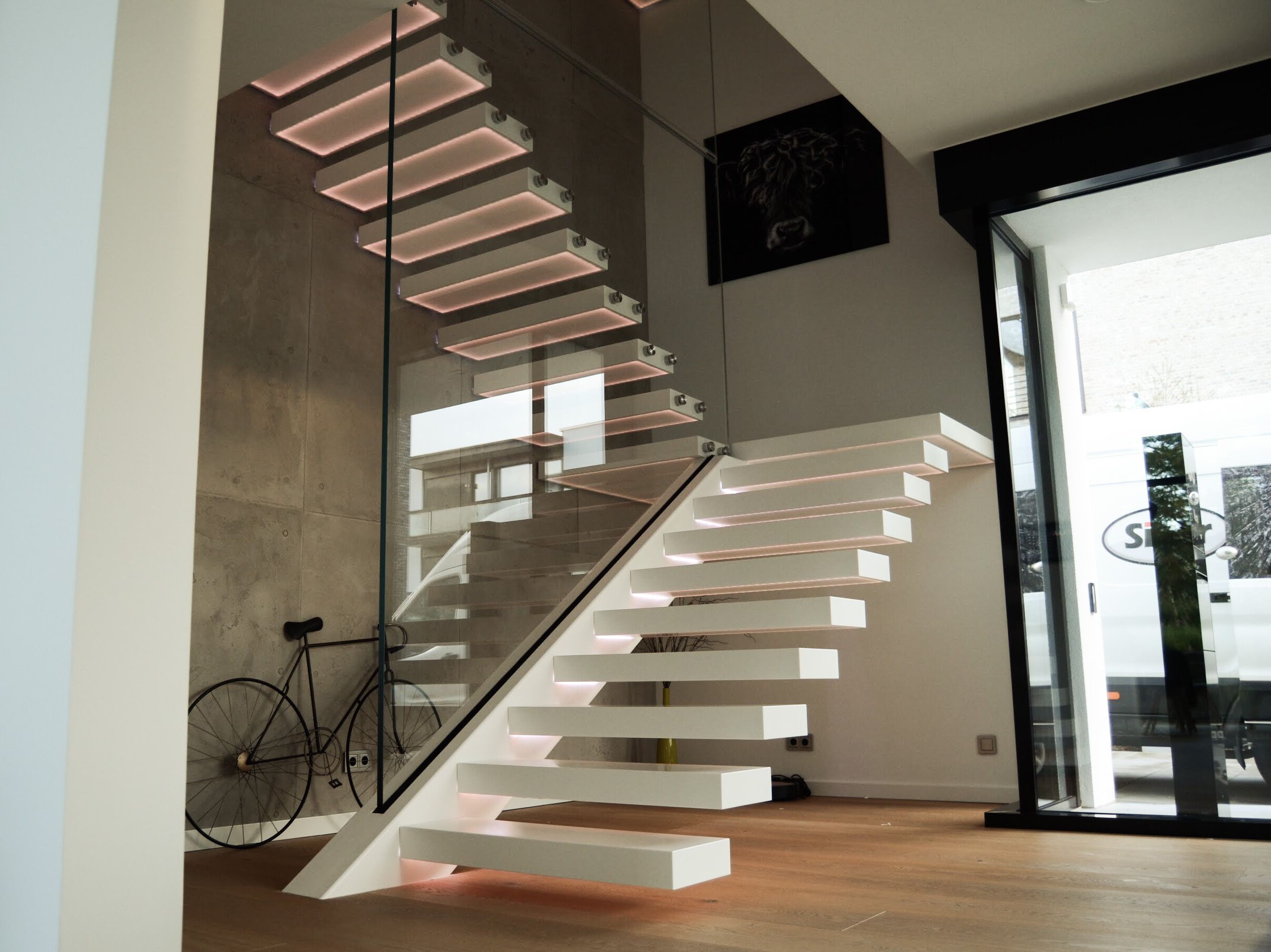 Консольная лестница Corian® со светодиодами Siller Treppen GO UP ARCH-00037447