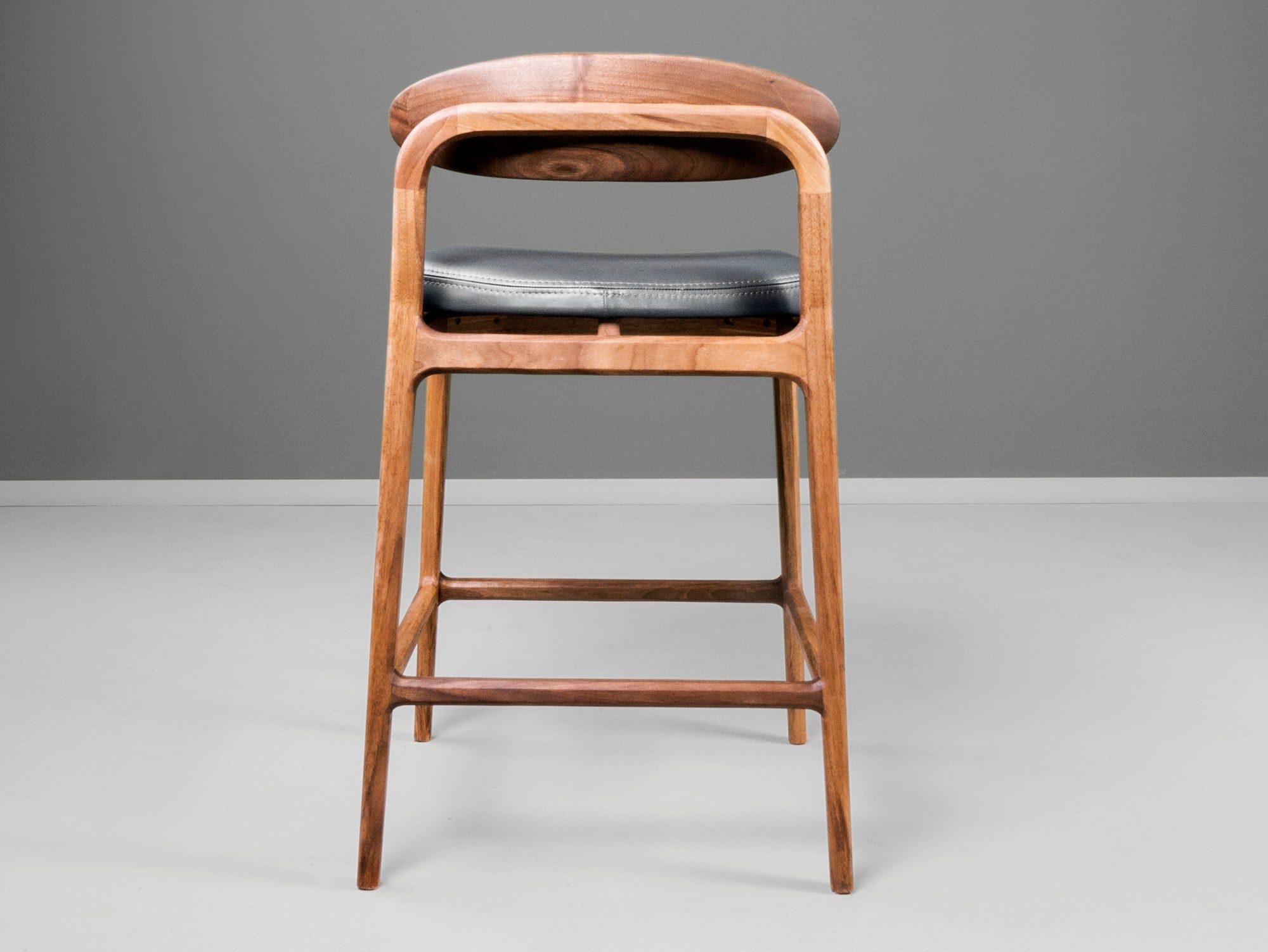 Кожаный мягкий высокий барный стул HOOKL und STOOL Labor ARCH-00147132 - Вид №2