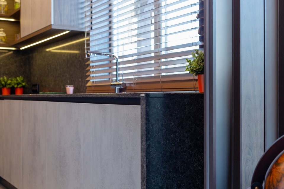 Столешницы для кухни - Гваделупа Пиетра / 20 мм LIGRON LIST232 6014 - Вид №40