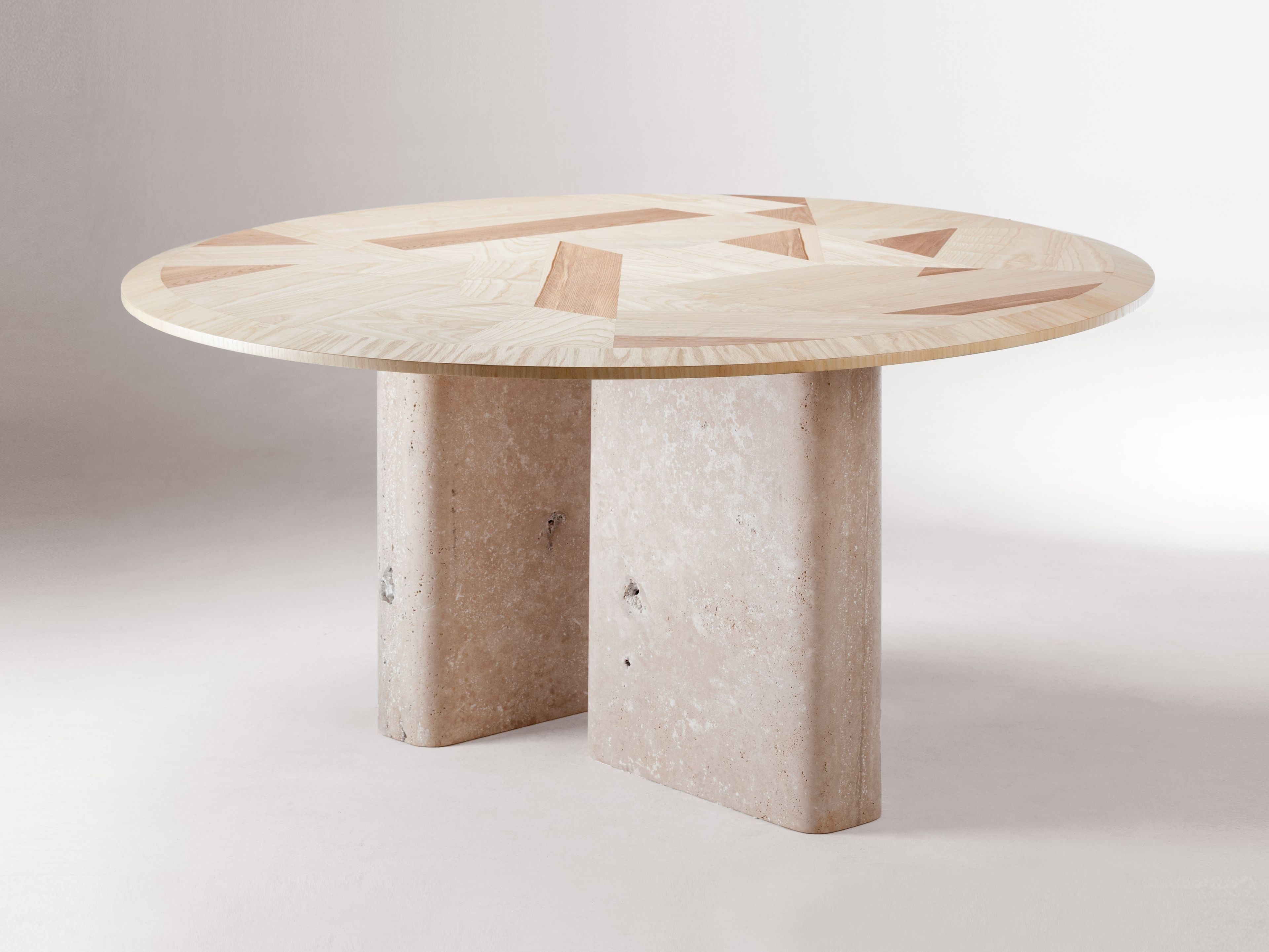 Обеденный стол с деревянным верхом и травертиновым основанием DOOQ L'anamour ARCH-00020295