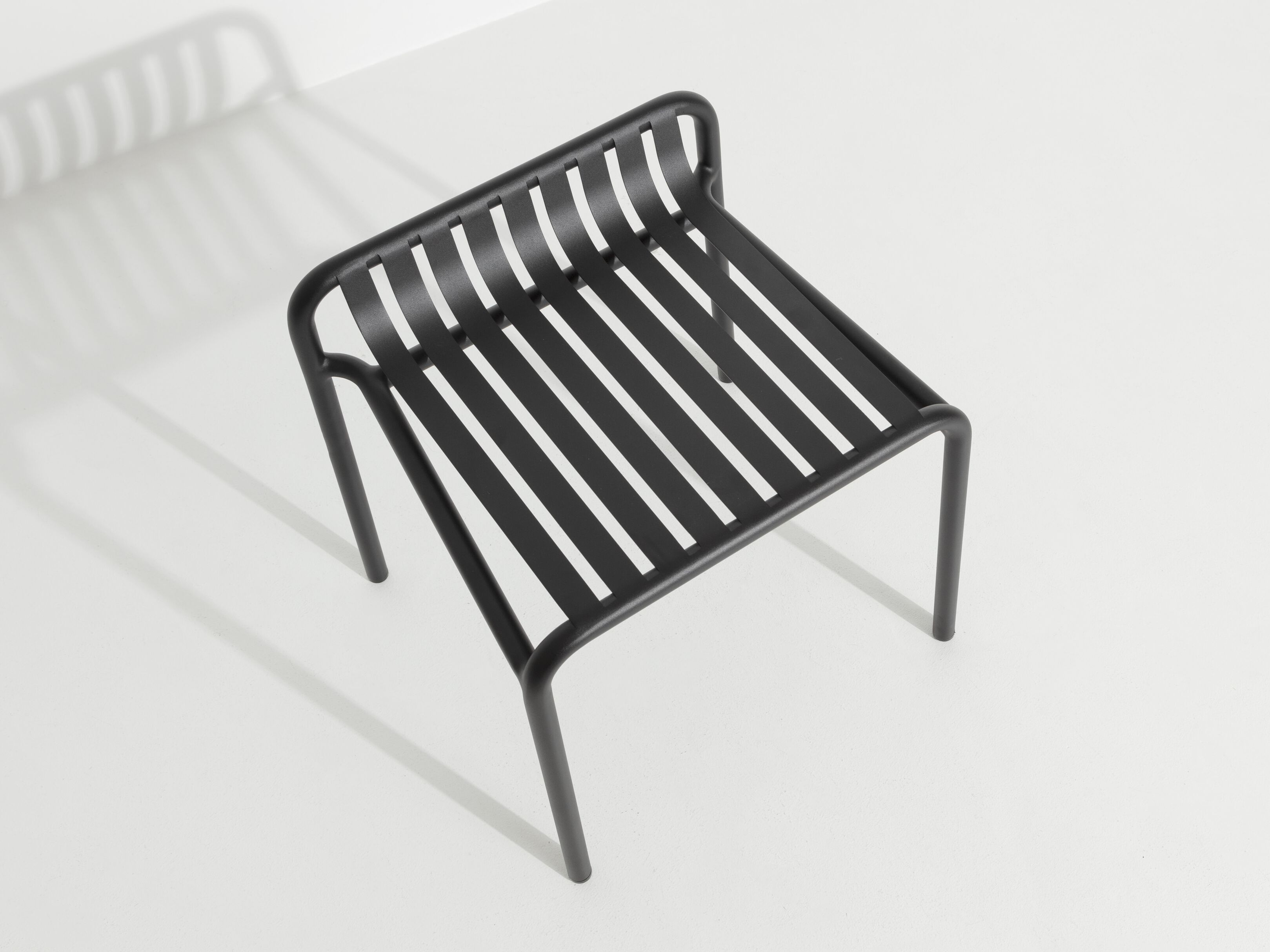 Алюминиевый низкий садовый стул с порошковым покрытием Petite Friture выходные ARCH-00129511 - Вид №4