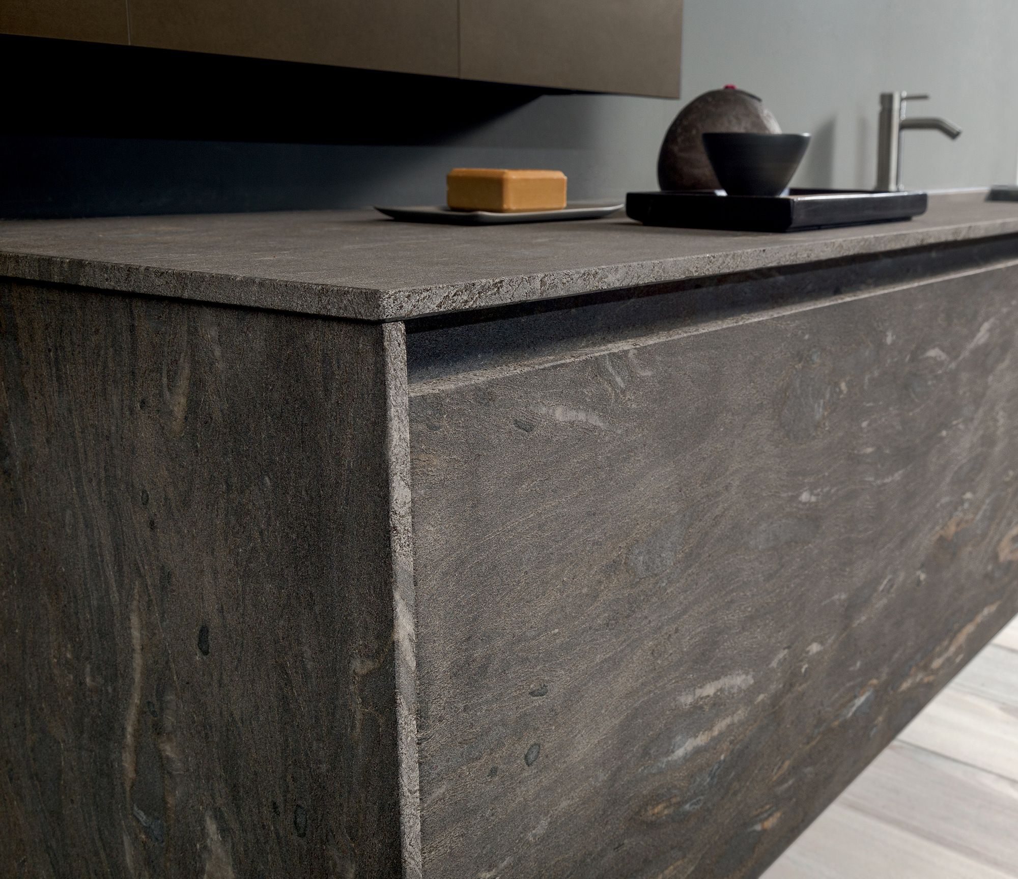 Гранитный подвесной одиночный умывальник с зеркалом MODULNOVA Blade Lab ARCH-00146122 - Вид №1