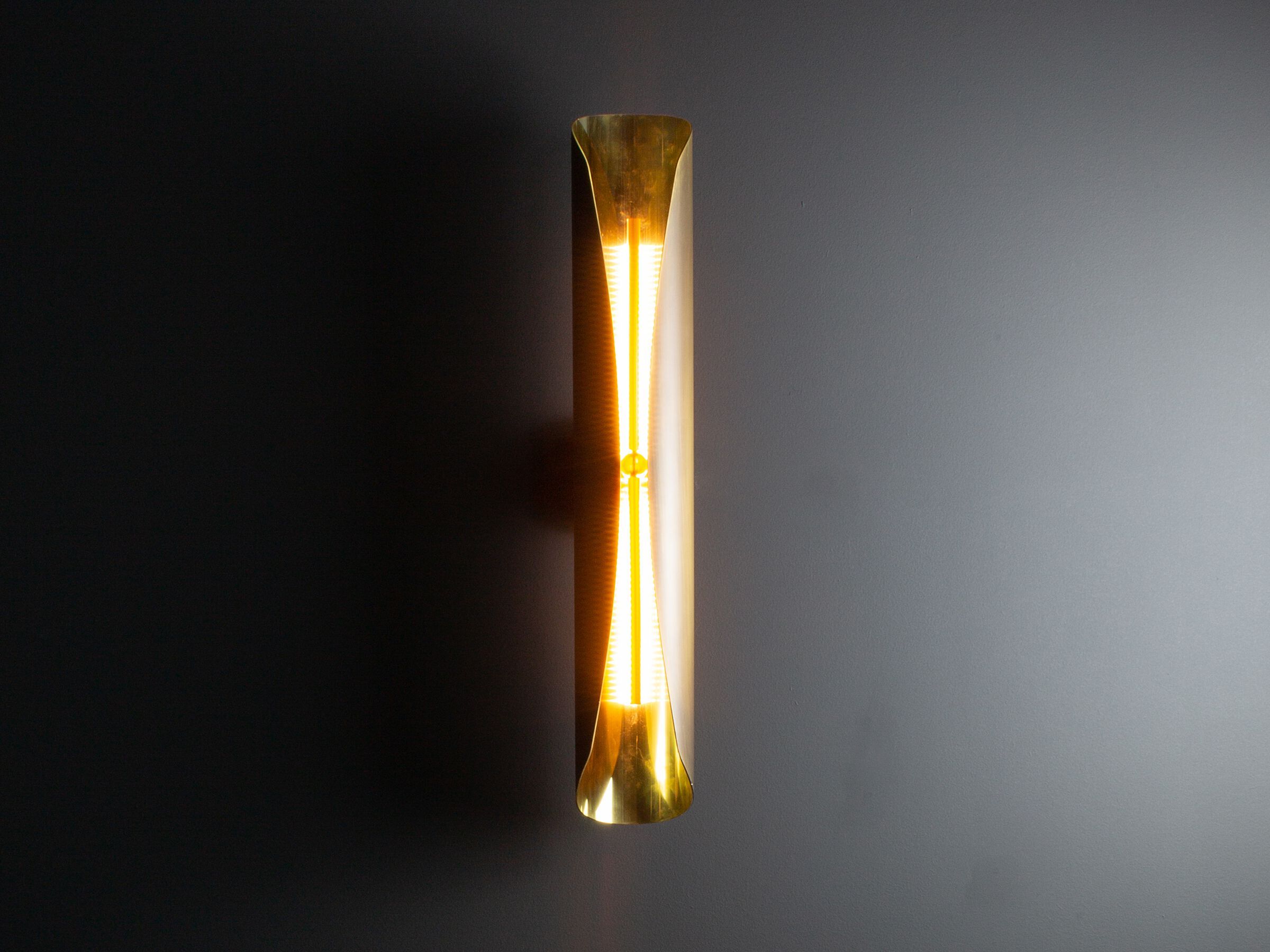 Латунный светодиодный настенный светильник Renzo Serafini складка ARCH-00108685