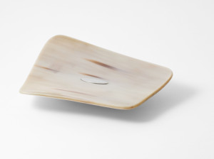 Рог и латунный лоток