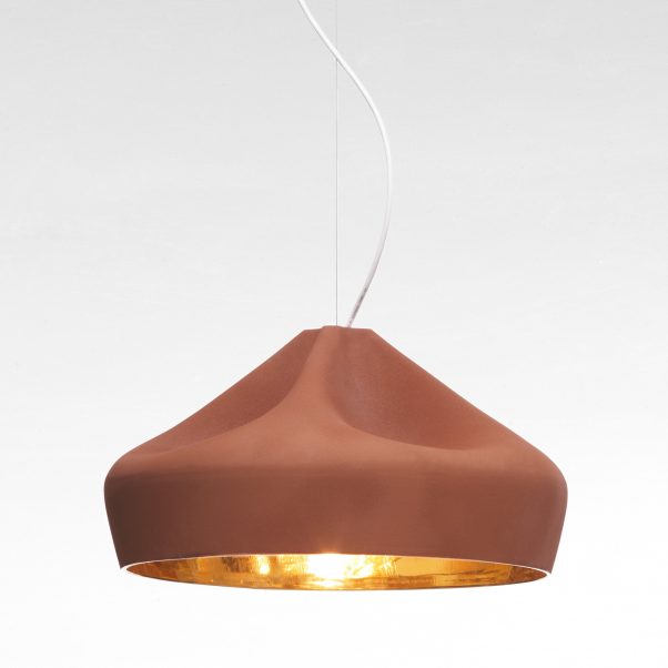 094700 Подвесной светильник 47 терракотово-золотой Marset Pleat Box 