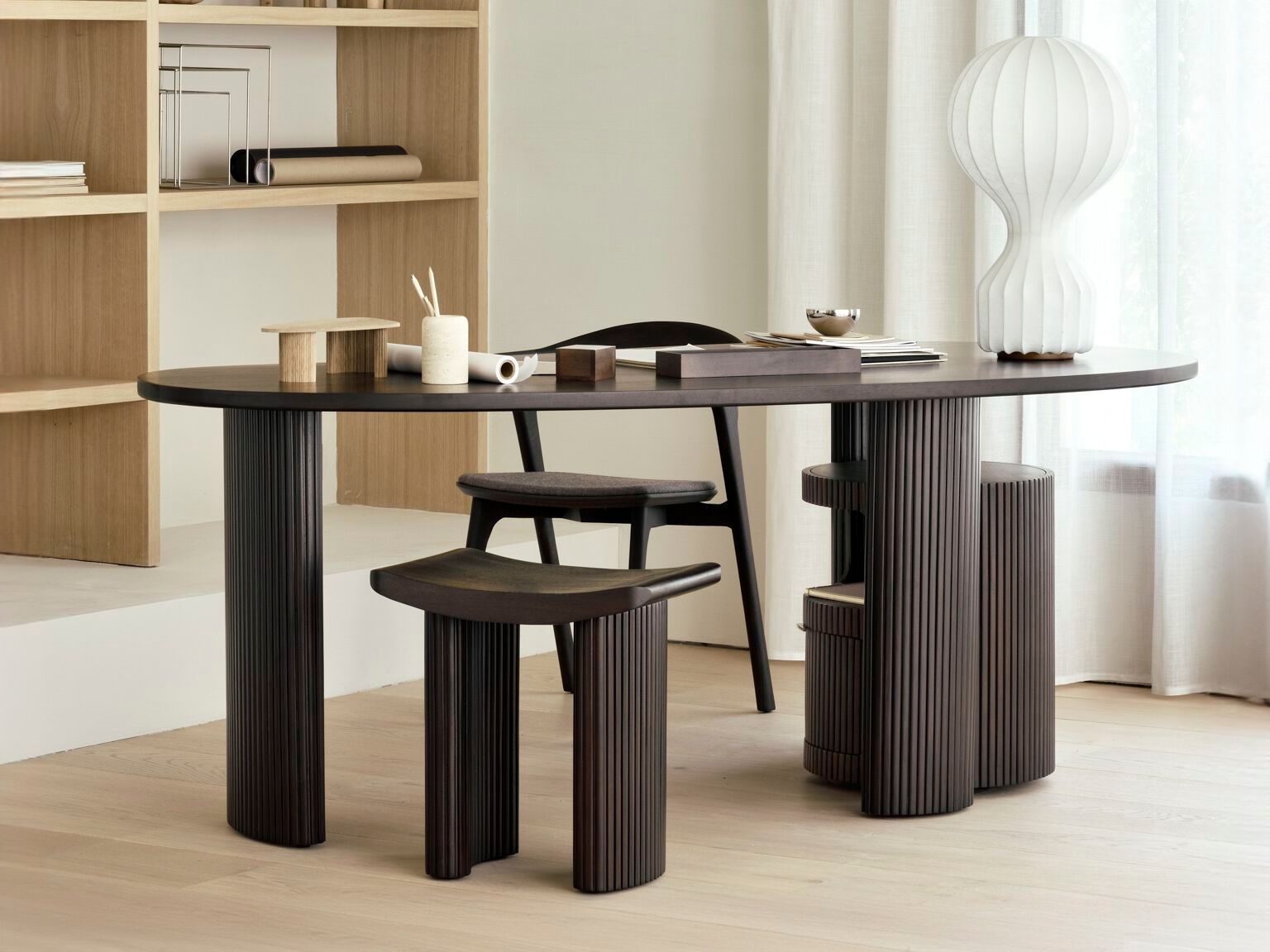 Офисный комод из красного дерева Ethnicraft Бумеранг ARCH-00148877 - Вид №3