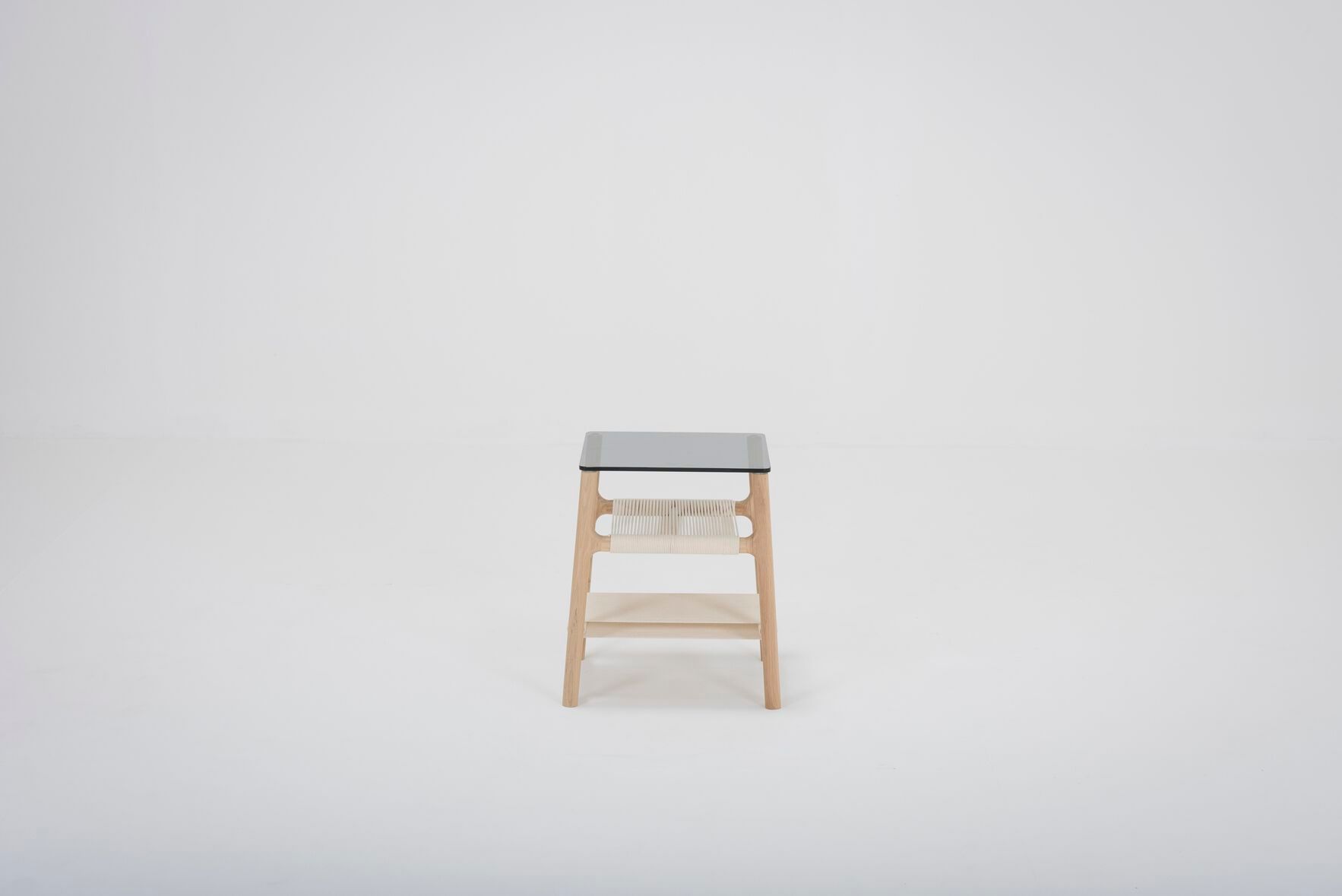 Журнальный столик / тумбочка из дерева и стекла Gazzda Fawn ARCH-00054665 - Вид №3