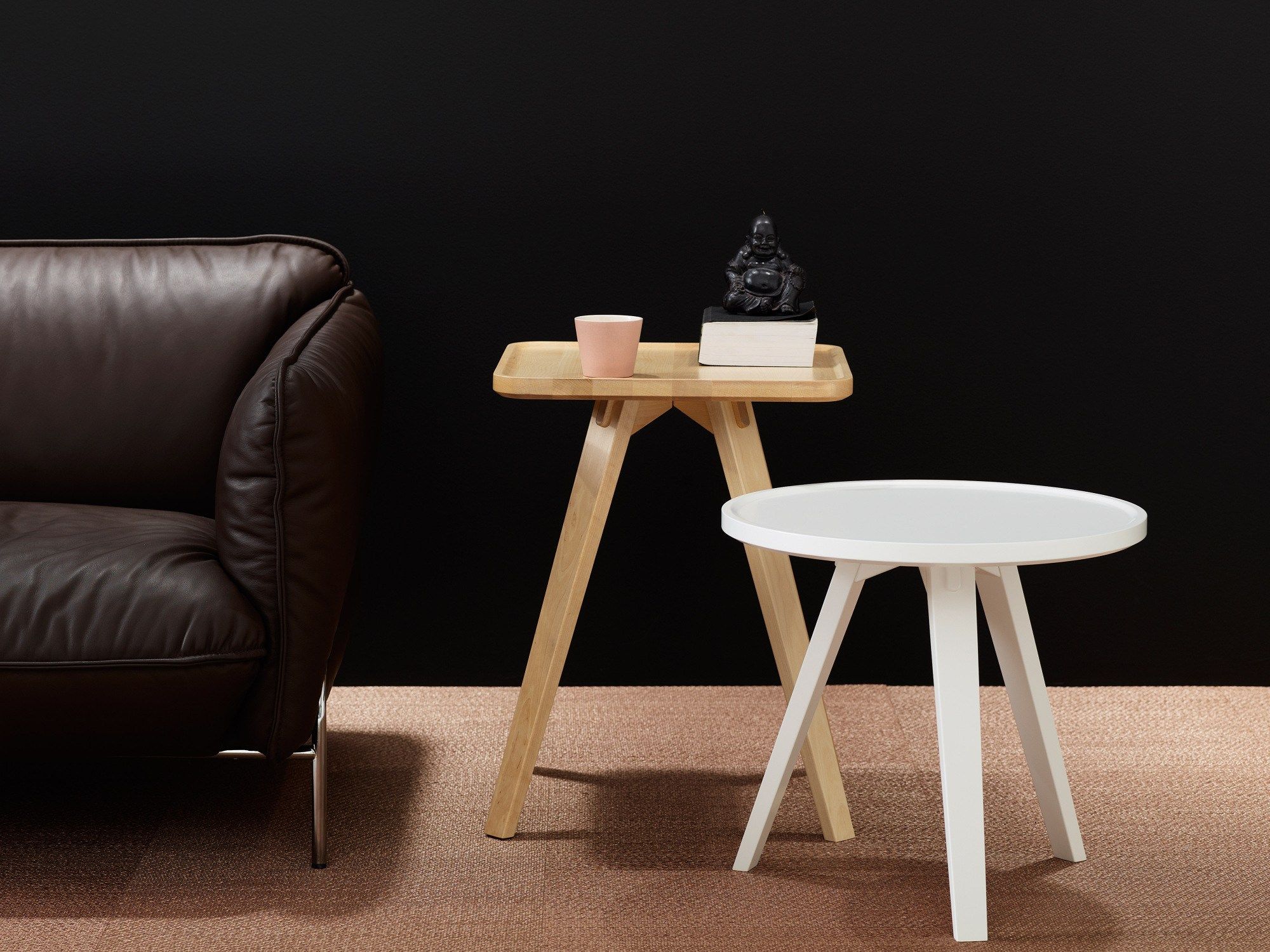 Круглый журнальный столик из массива дерева Karl Andersson MILL ARCH-00135633 - Вид №3