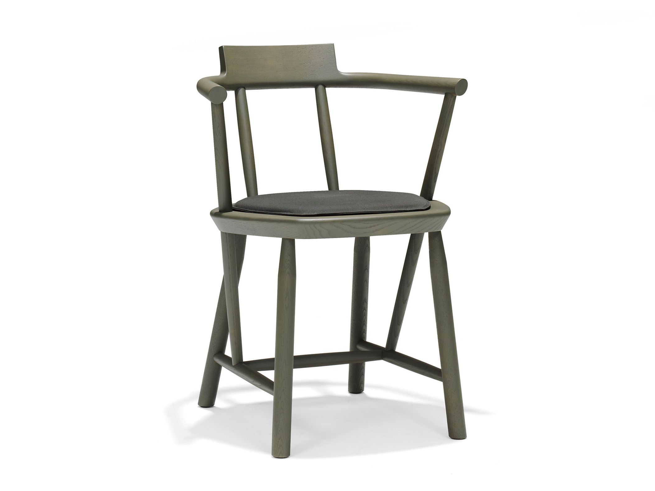 Стул из массива дерева с подлокотниками со встроенной подушкой Linteloo Oiseau ARCH-00072289