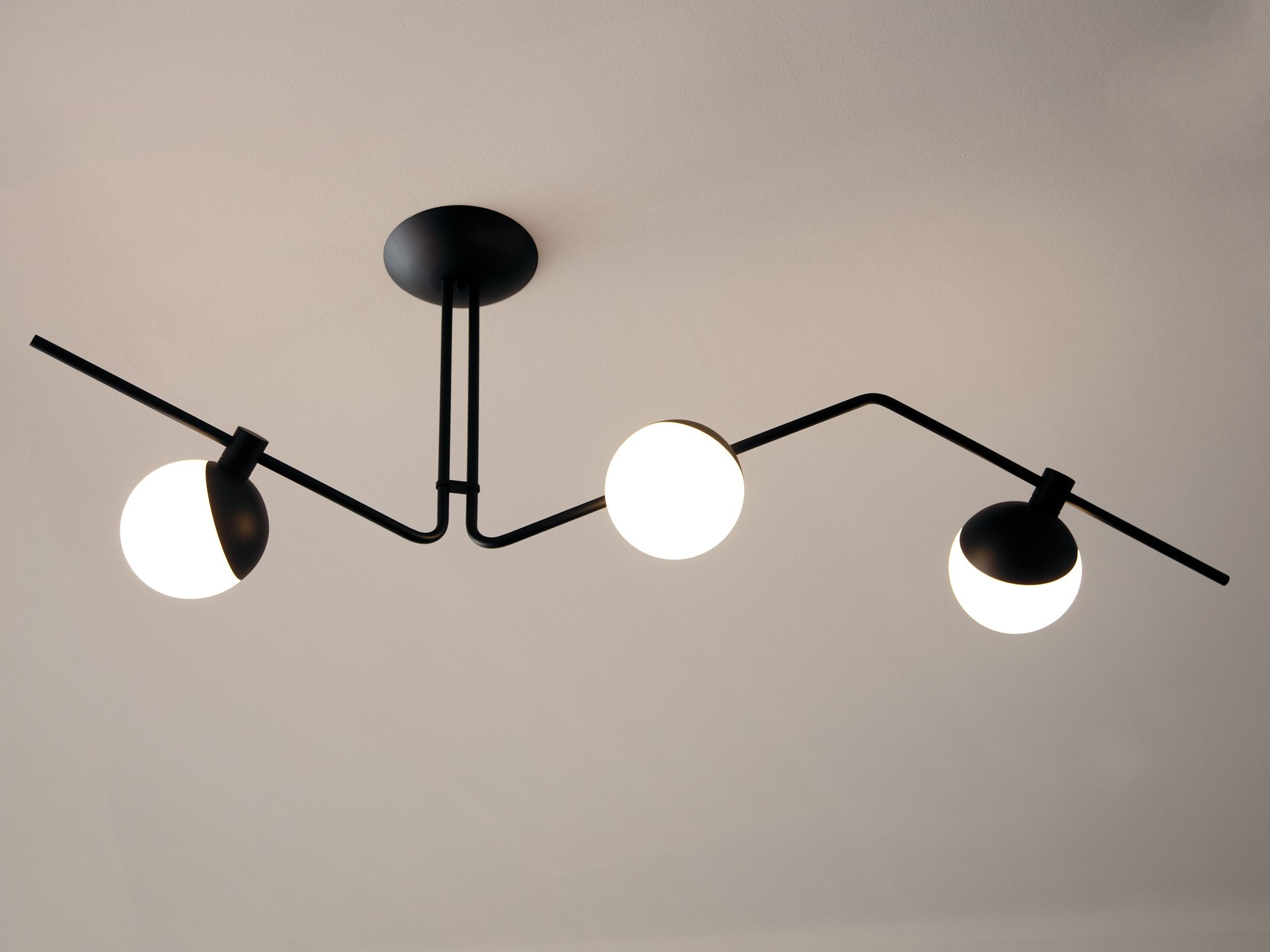 Светодиодный потолочный светильник из стали и стекла Grupa Baluna ARCH-00122583 - Вид №1