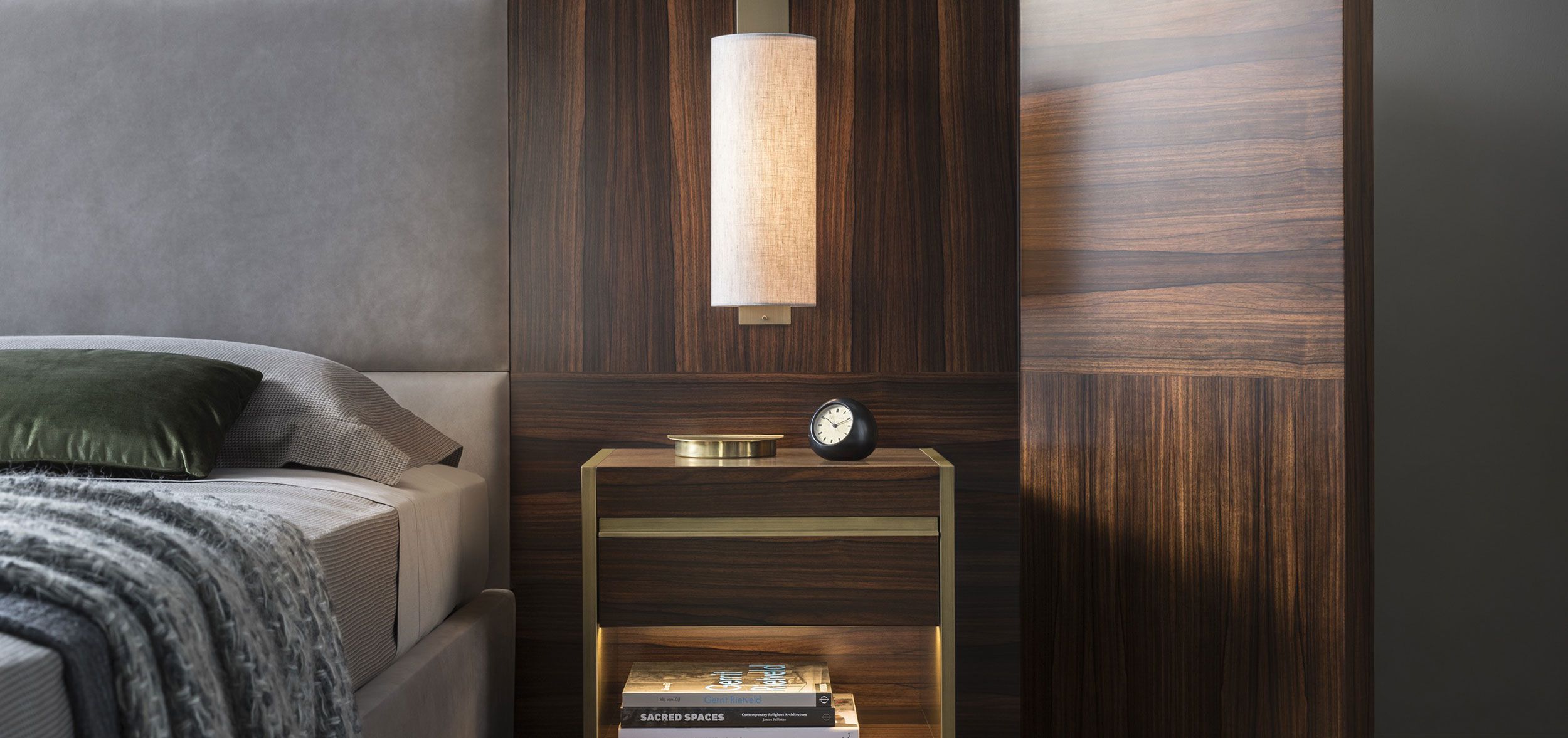 Кожаный и деревянный изголовье для двуспальной кровати OAK Metronome ARCH-00110756 - Вид №7