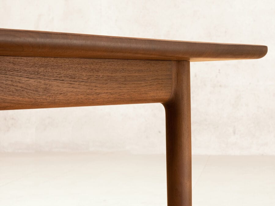 Обеденный стол из тикового дерева Phantom Hands Tangāli ARCH-00079962 - Вид №1