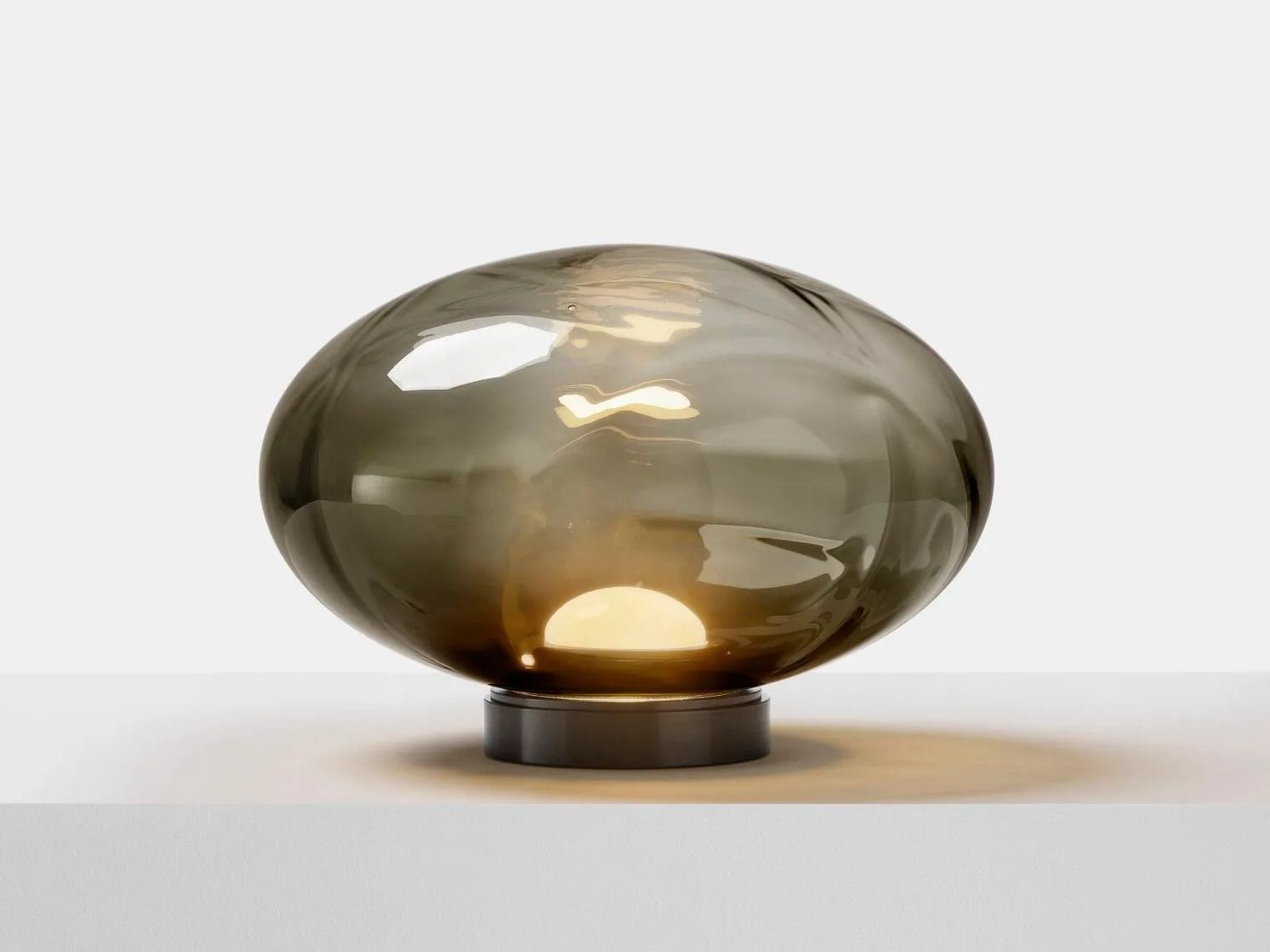 Стеклянная светодиодная настольная лампа с регулируемой яркостью Ross Gardam Aeris ARCH-00122460