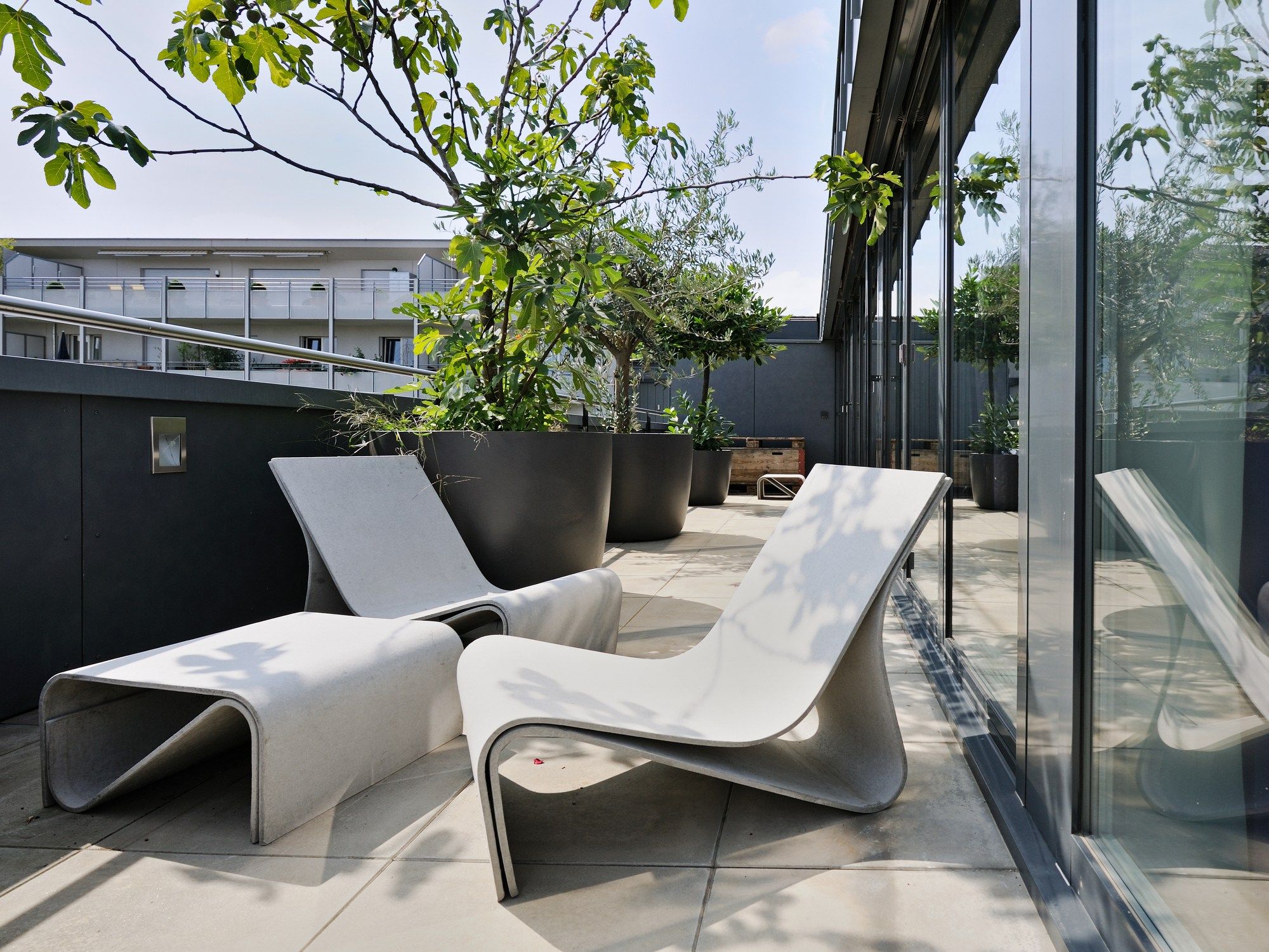 Бетонный низкий садовый столик SWISSPEARL дизайн ARCH-00086128 - Вид №8