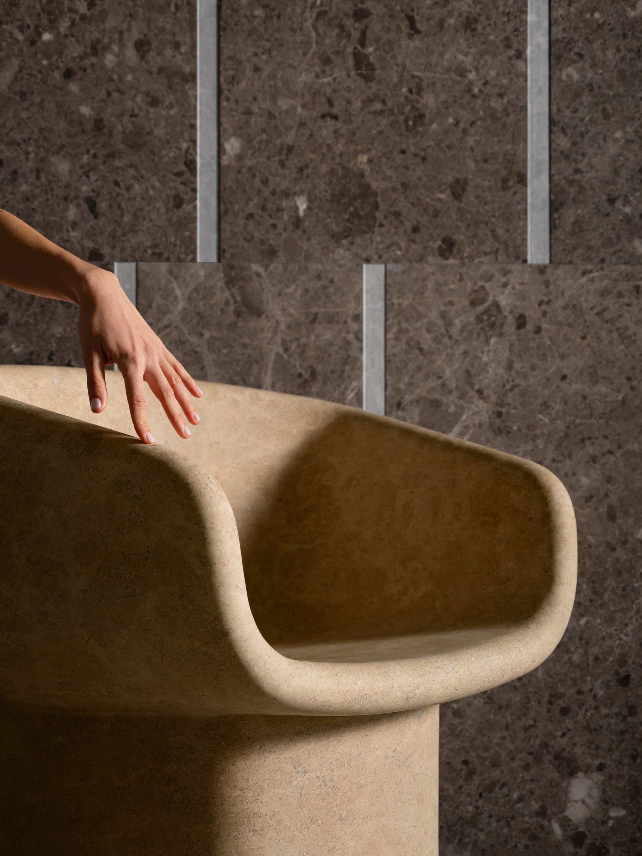 Мраморное вращающееся кресло с подлокотниками LUCE DI CARRARA Козимо ARCH-00140402 - Вид №3