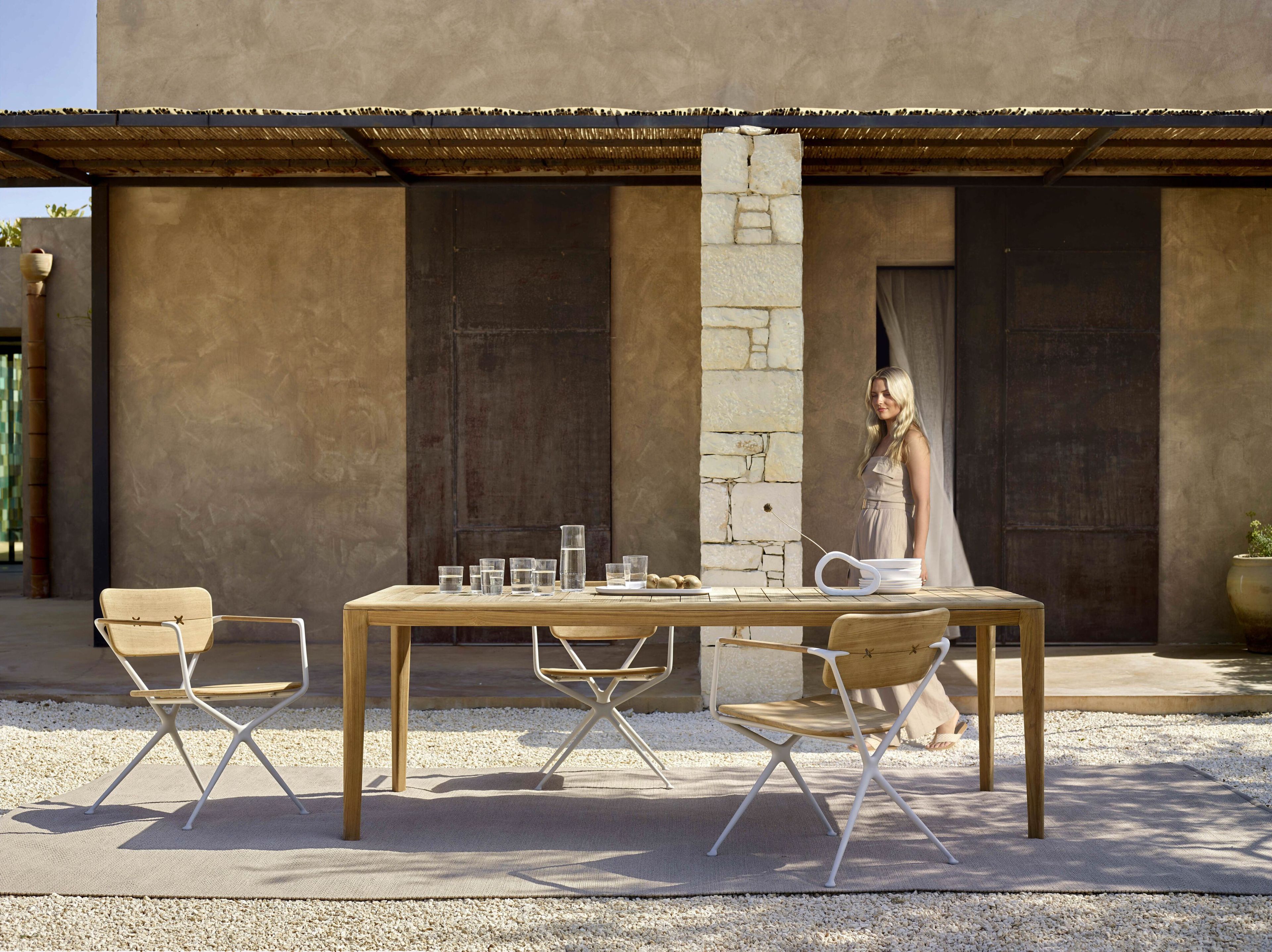 Стул для сада из тикового дерева с подлокотниками Royal Botania Exes ARCH-00114306 - Вид №1