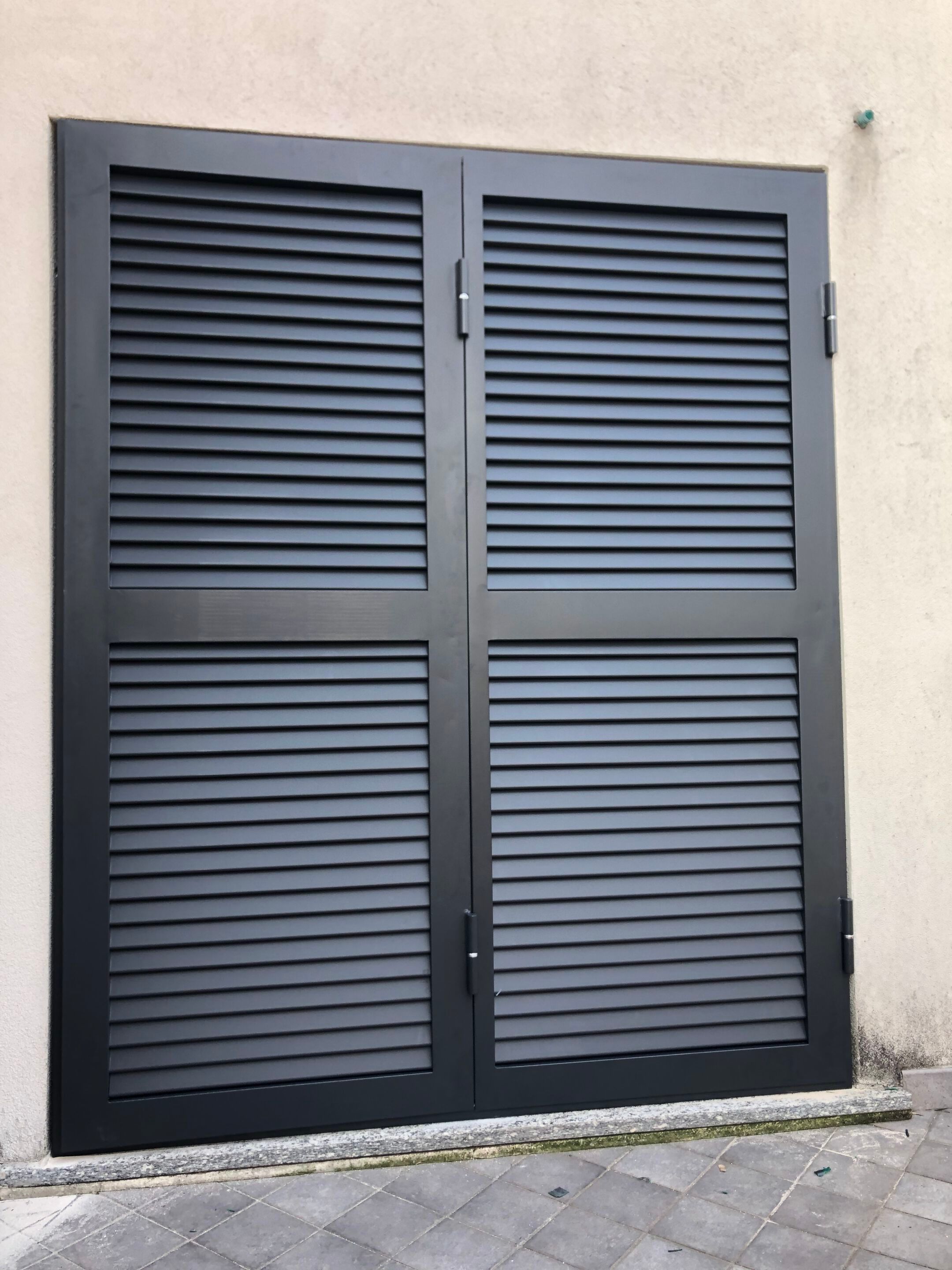 Стальные бронированные жалюзи с фиксированными ламелями Centro Inferriate Persiane blindate ARCH-00088639 - Вид №4