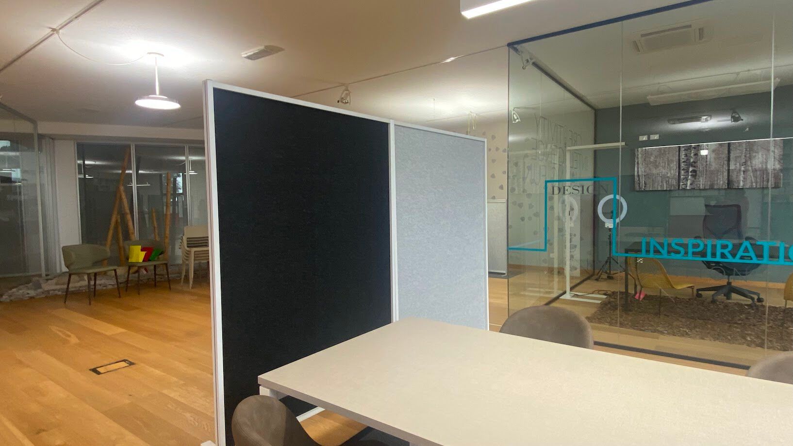 Звукопоглощающая офисная перегородка из ткани на колесах STUDIO T Tosca ARCH-00044416 - Вид №5