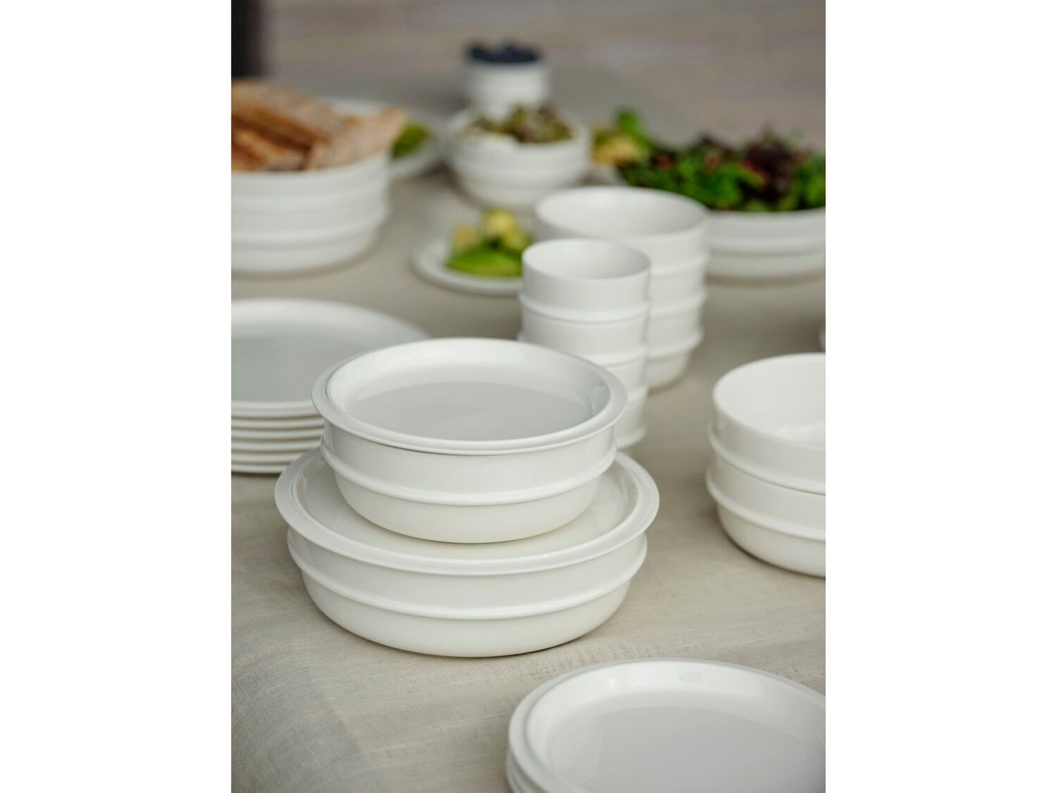 Круглая фарфоровая тарелка ZONE DENMARK Eau ARCH-00108260 - Вид №3