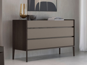 Деревянный комод