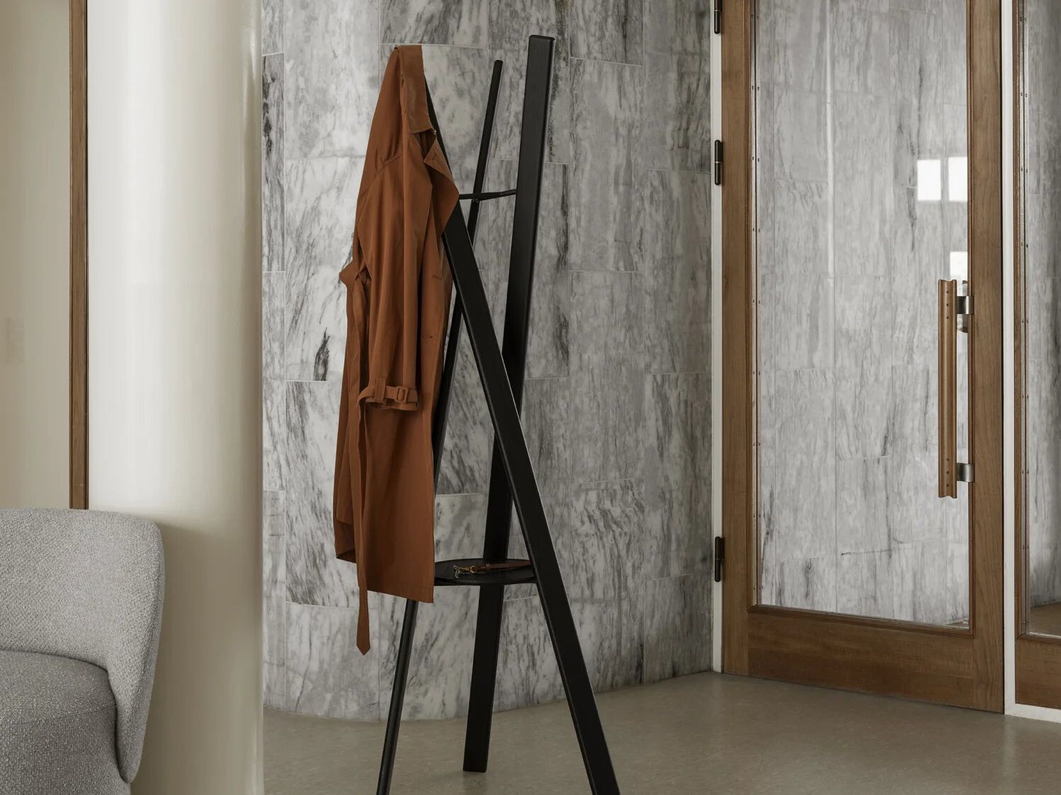 Деревянная напольная вешалка blomus RAKKU ARCH-00078014 - Вид №7