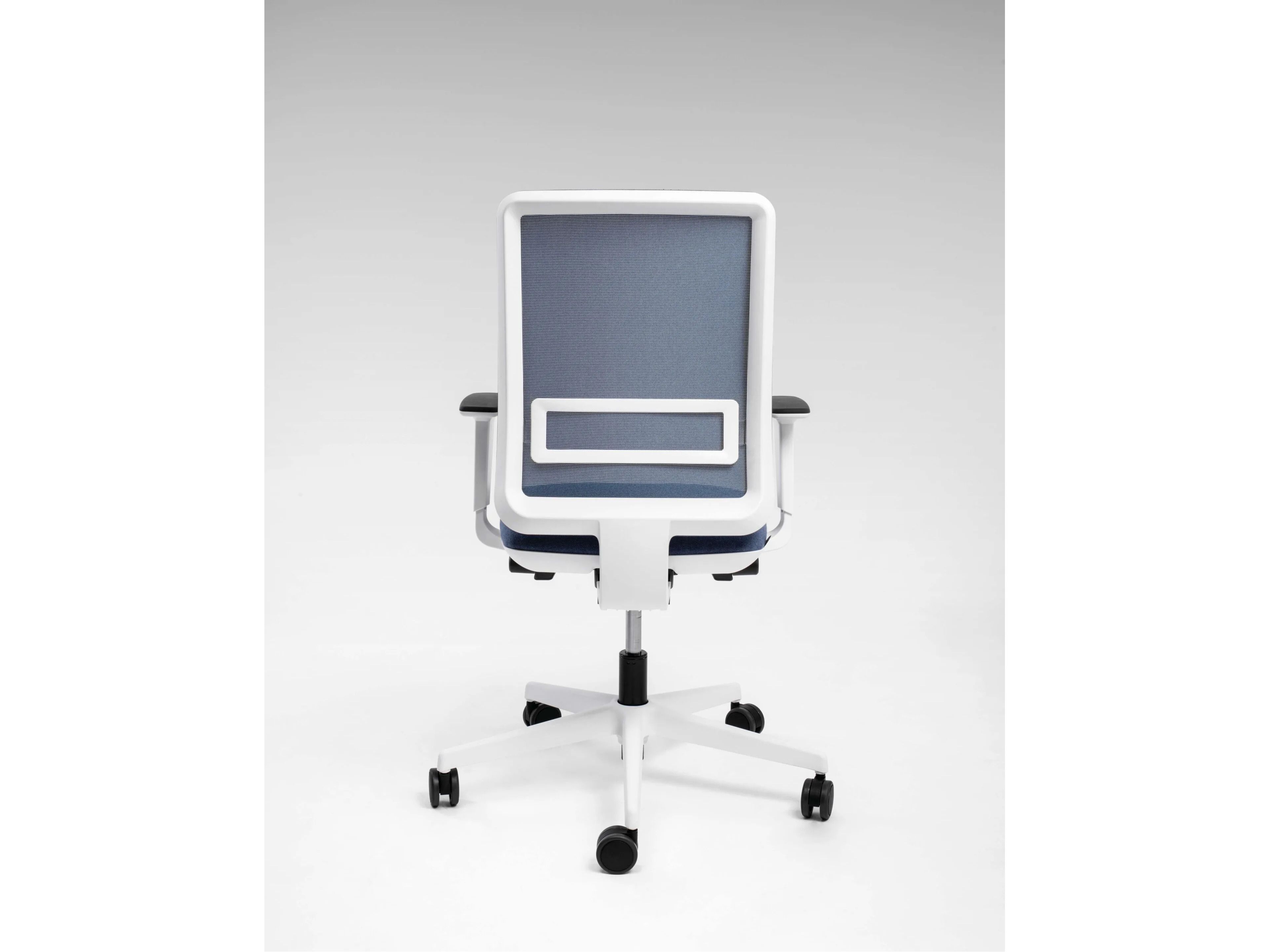 5-спицевое вращающееся офисное кресло с регулируемой высотой AP Factor Виктория ARCH-00016670 - Вид №2