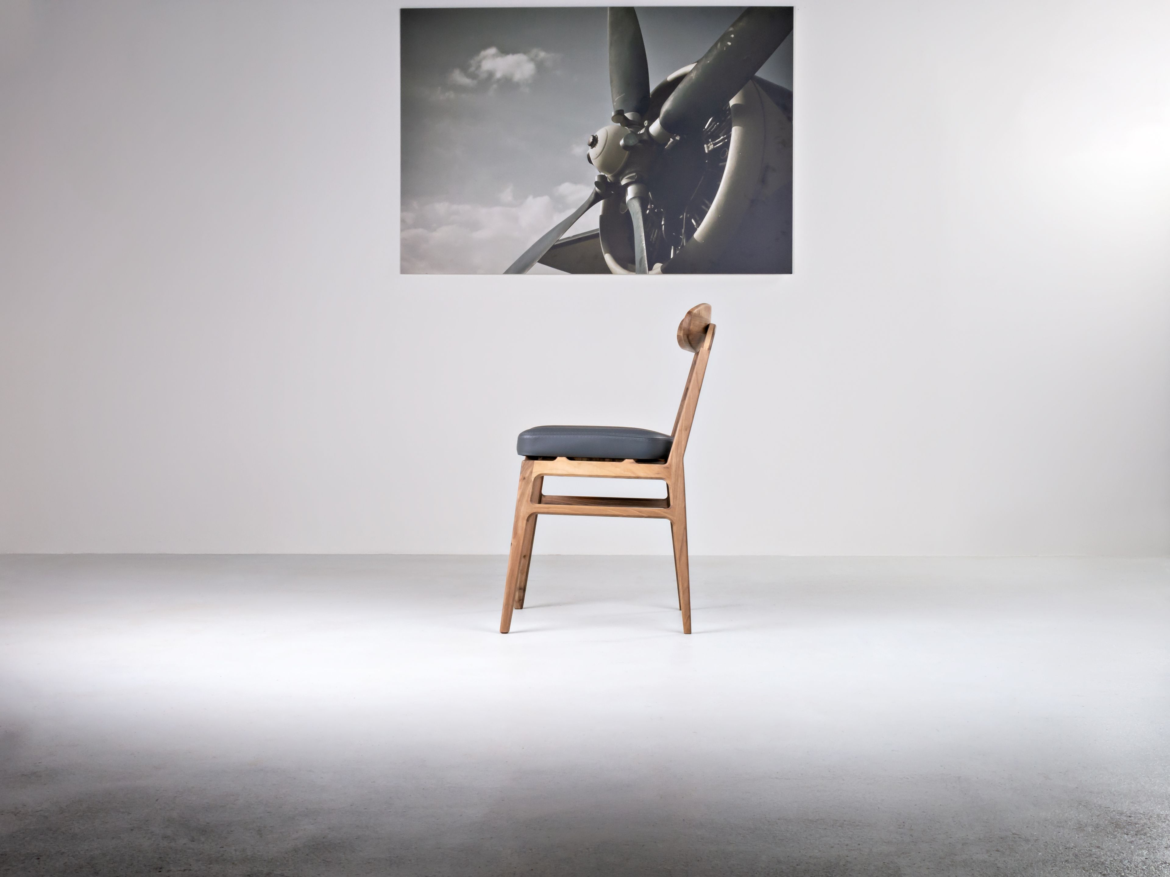 Стул из массива дерева с мягким сиденьем HOOKL und STOOL Labor ARCH-00112954 - Вид №1