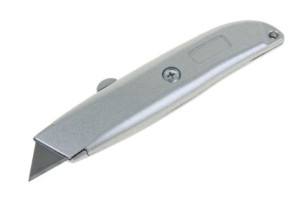 16398343 Нож универсальный металлический корпус, трапециевидное лезвие, 19 мм 1006512 TUNDRA