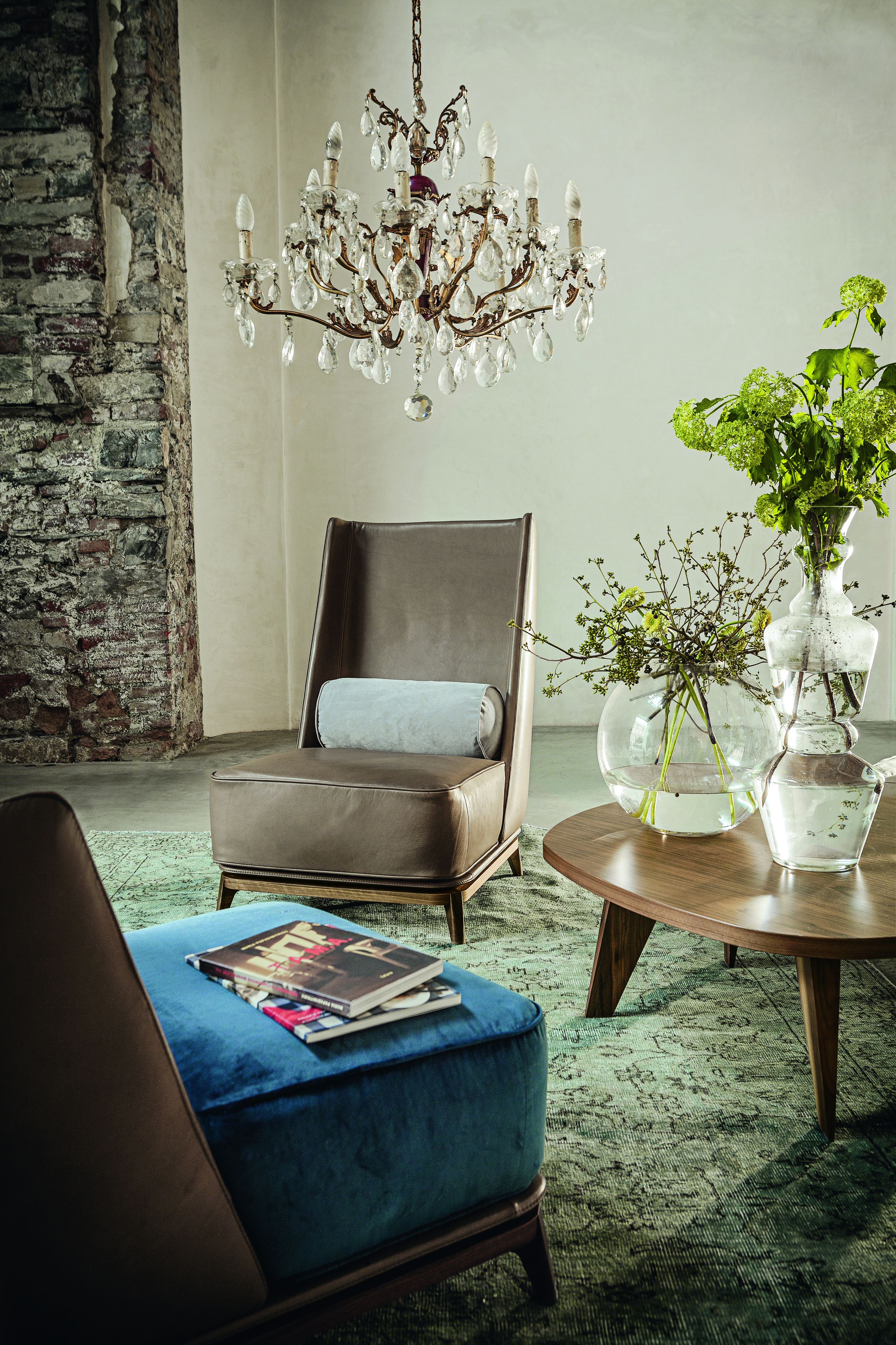 Кожаное или тканевое кресло с высокой спинкой Vibieffe 430 Опера ARCH-00002488