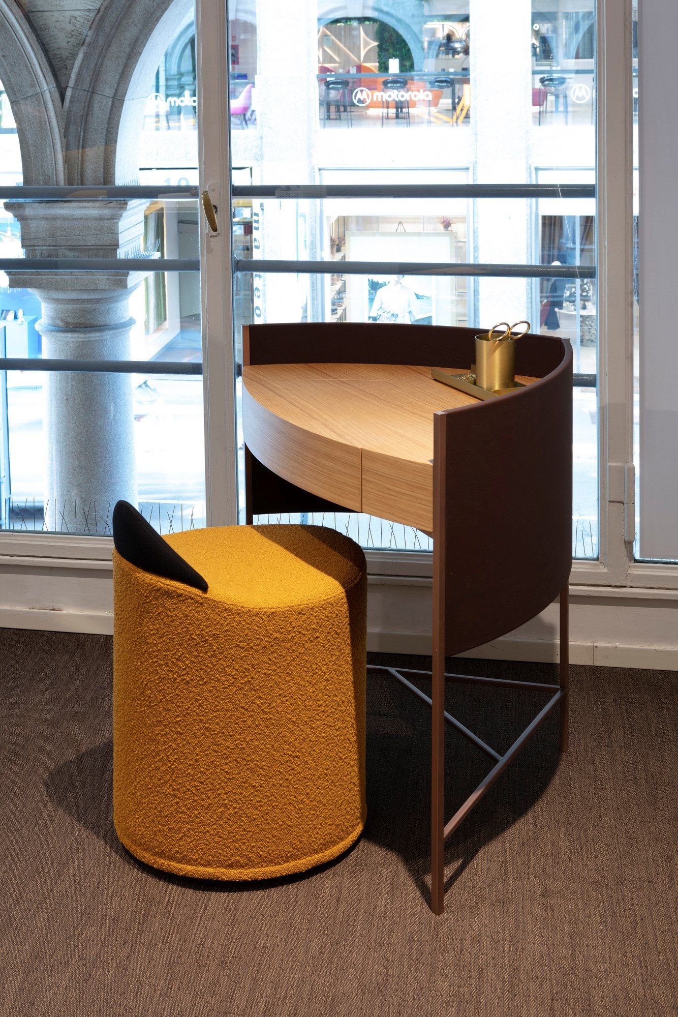 Письменный стол из искусственной кожи для ПК с откидными дверцами ESTEL GROUP BLOOM ARCH-00060599 - Вид №7