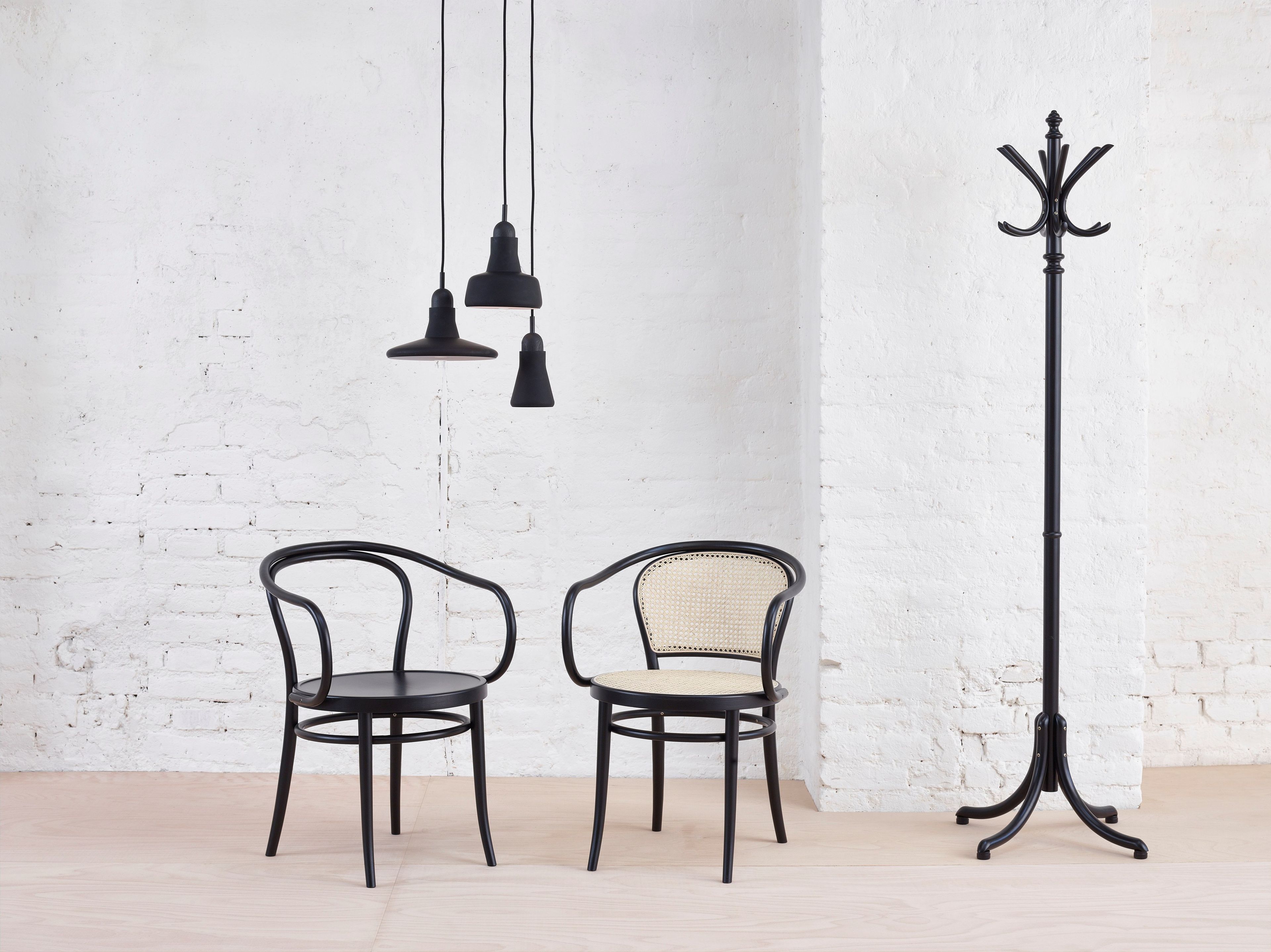 Деревянная напольная вешалка TON Stand By ARCH-00152049 - Вид №1