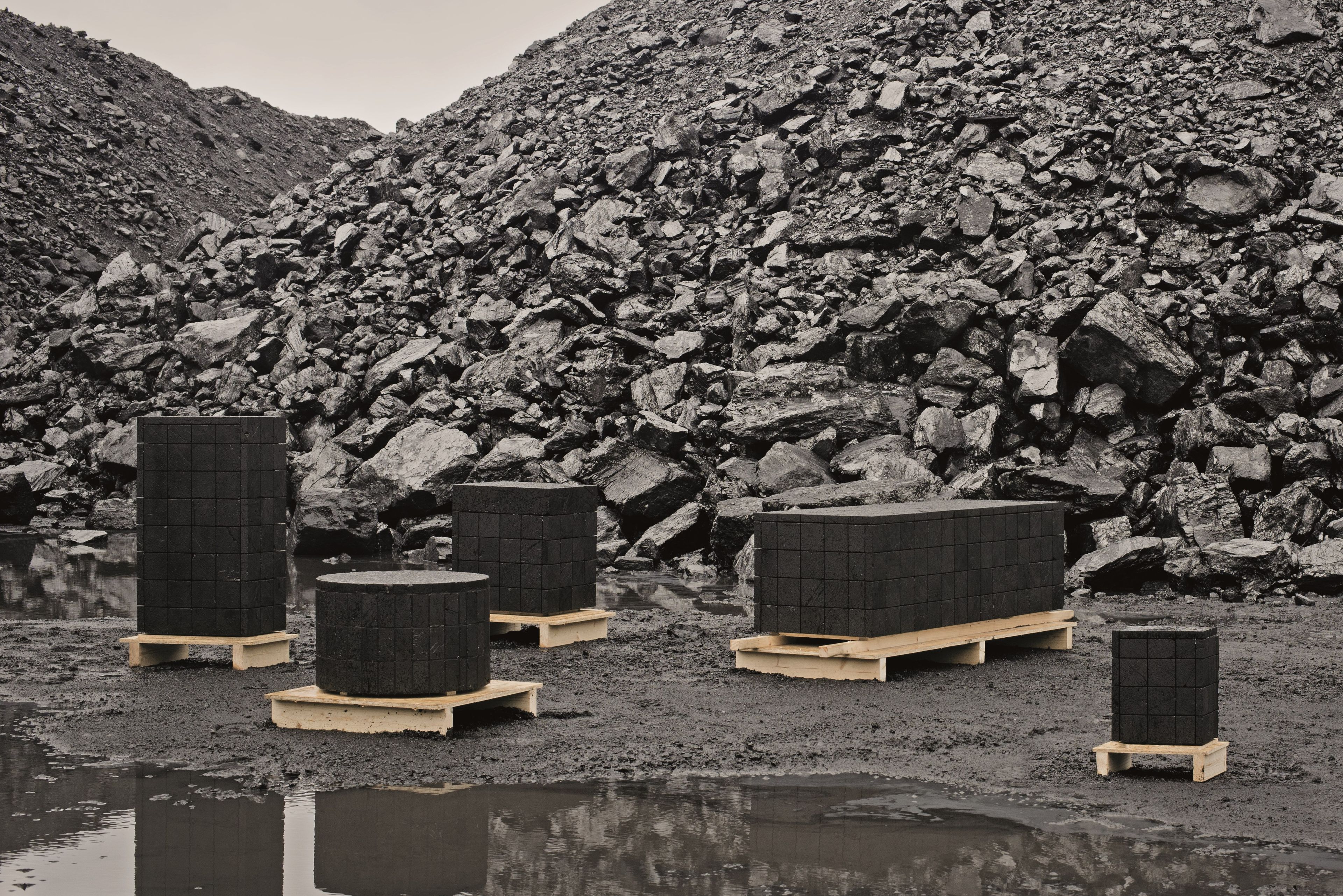 Пьедестал из антрацитового угля Movimento Gallery Jesper Eriksson ARCH-00115528 - Вид №5