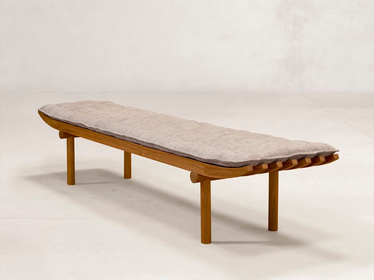 Скамейка из тикового дерева Phantom Hands Nandi ARCH-00011425