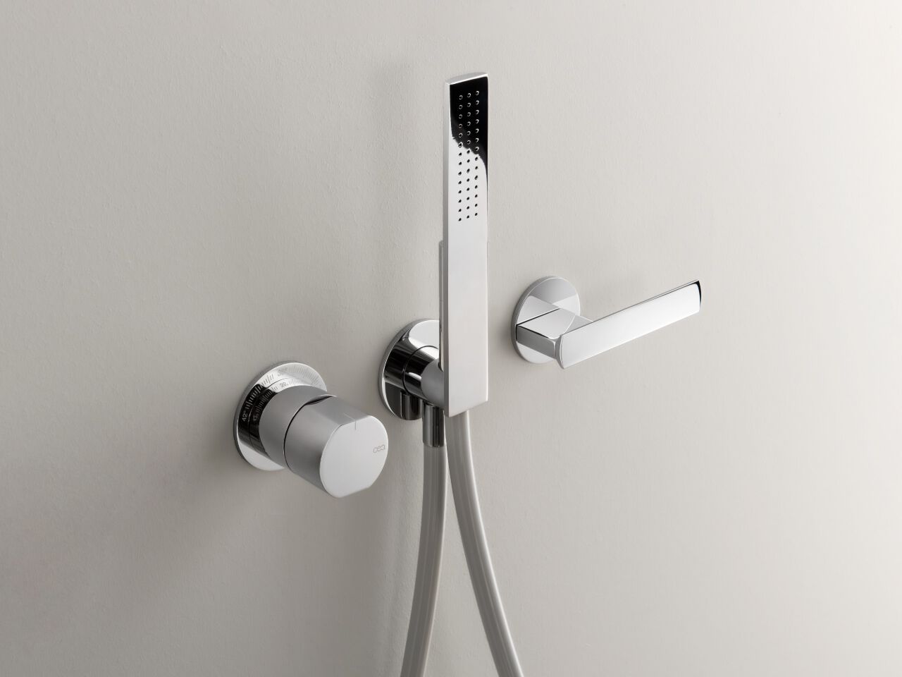 Термостатический смеситель для ванны/душа из нержавеющей стали с ручным душем CEADESIGN AYLA ARCH-00140965 - Вид №1