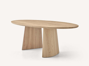 Овальный стол из массива дерева