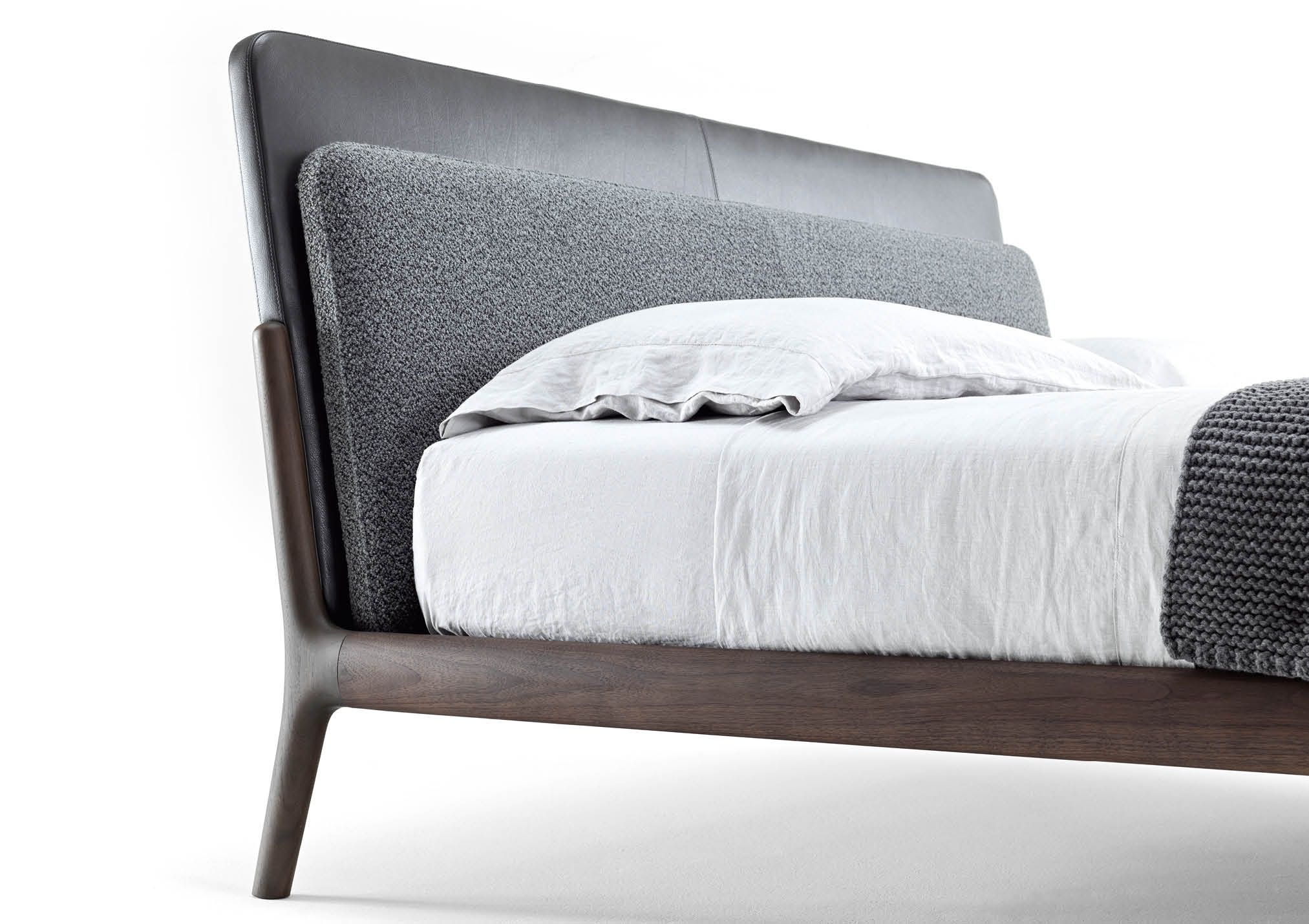 Кровать из массива дерева с мягким изголовьем BertO BOWERY ARCH-00011230 - Вид №3