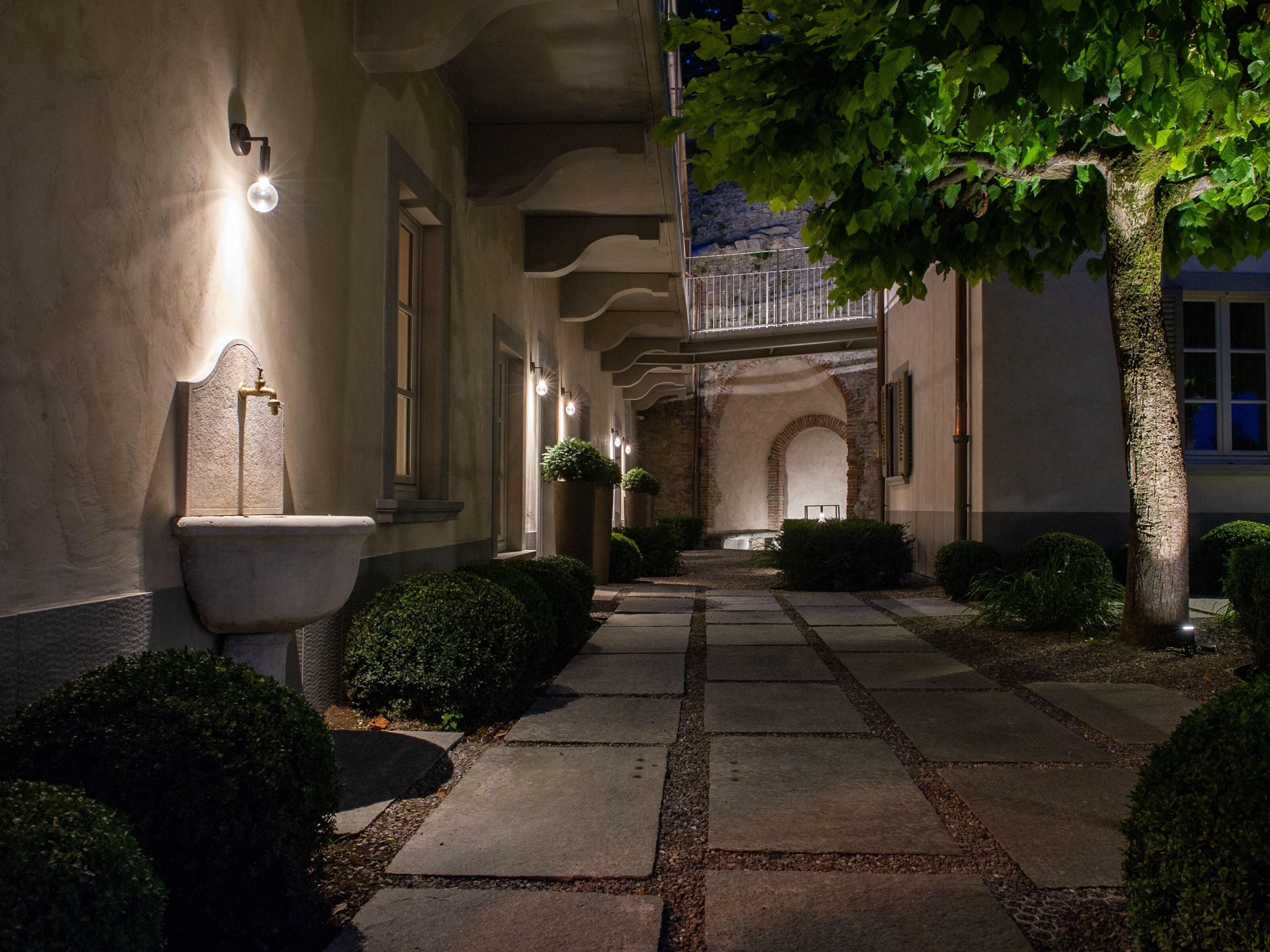 Открытый светодиодный настенный светильник Renzo Serafini Riluce ARCH-00077860 - Вид №1