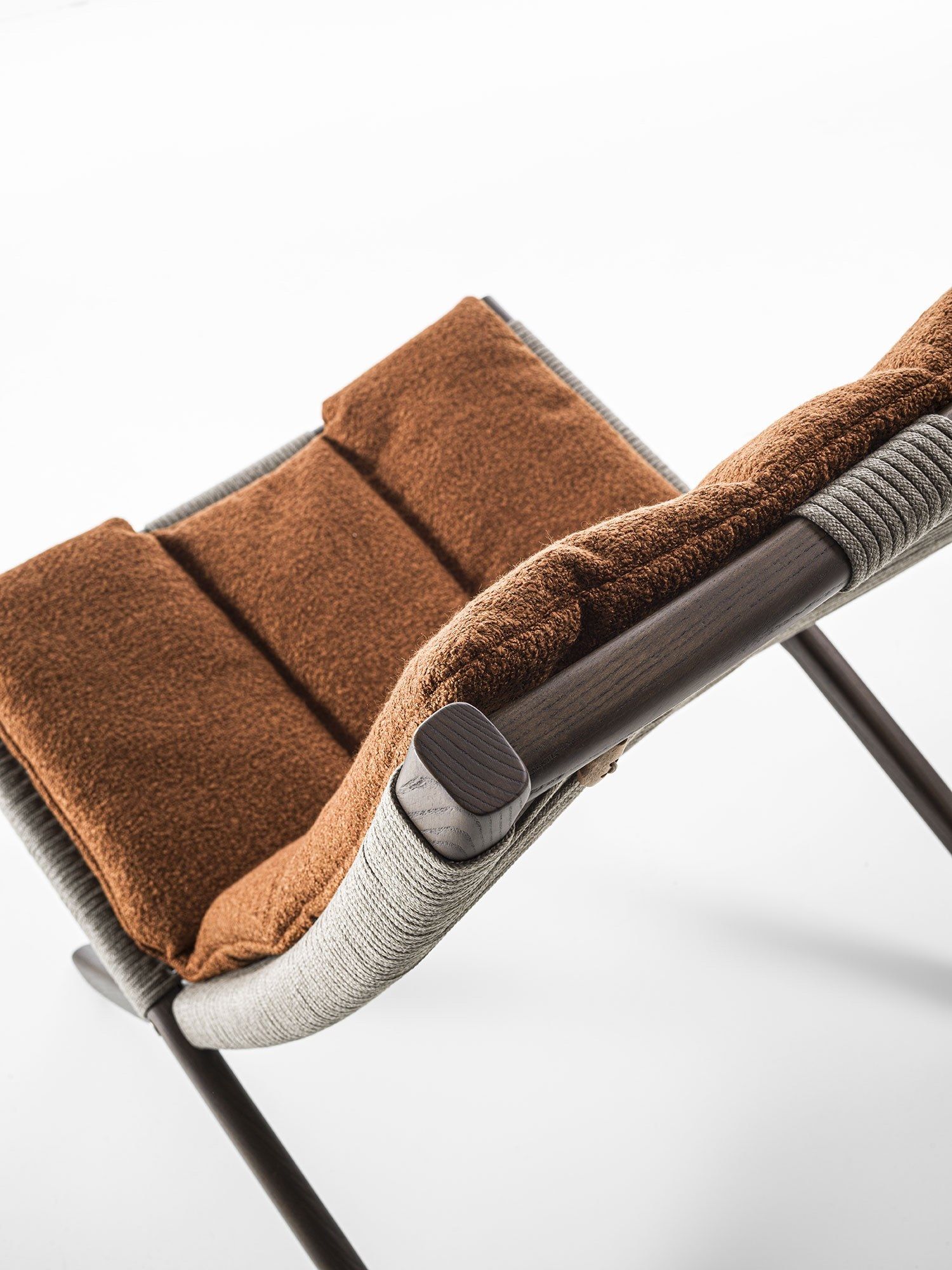 Кресло из ткани, веревки и ясеня Frigerio Хули ARCH-00149241 - Вид №1