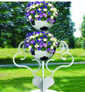 KUB2.01-F.CFM КУБОК с 2 Футбольными мячами, цветочница вертикального озеленения LAB.Space